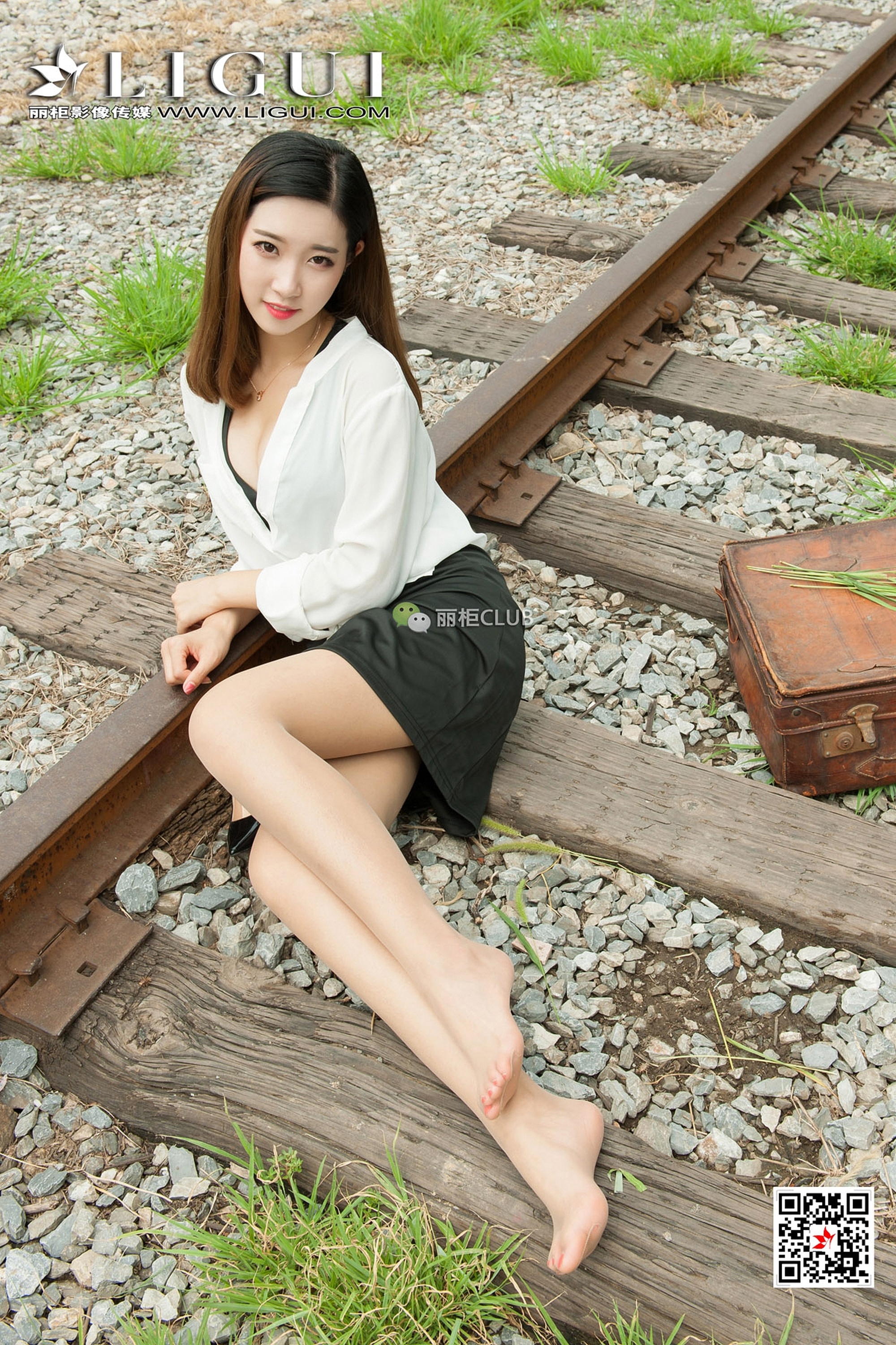 pretty lady dirty feet 54