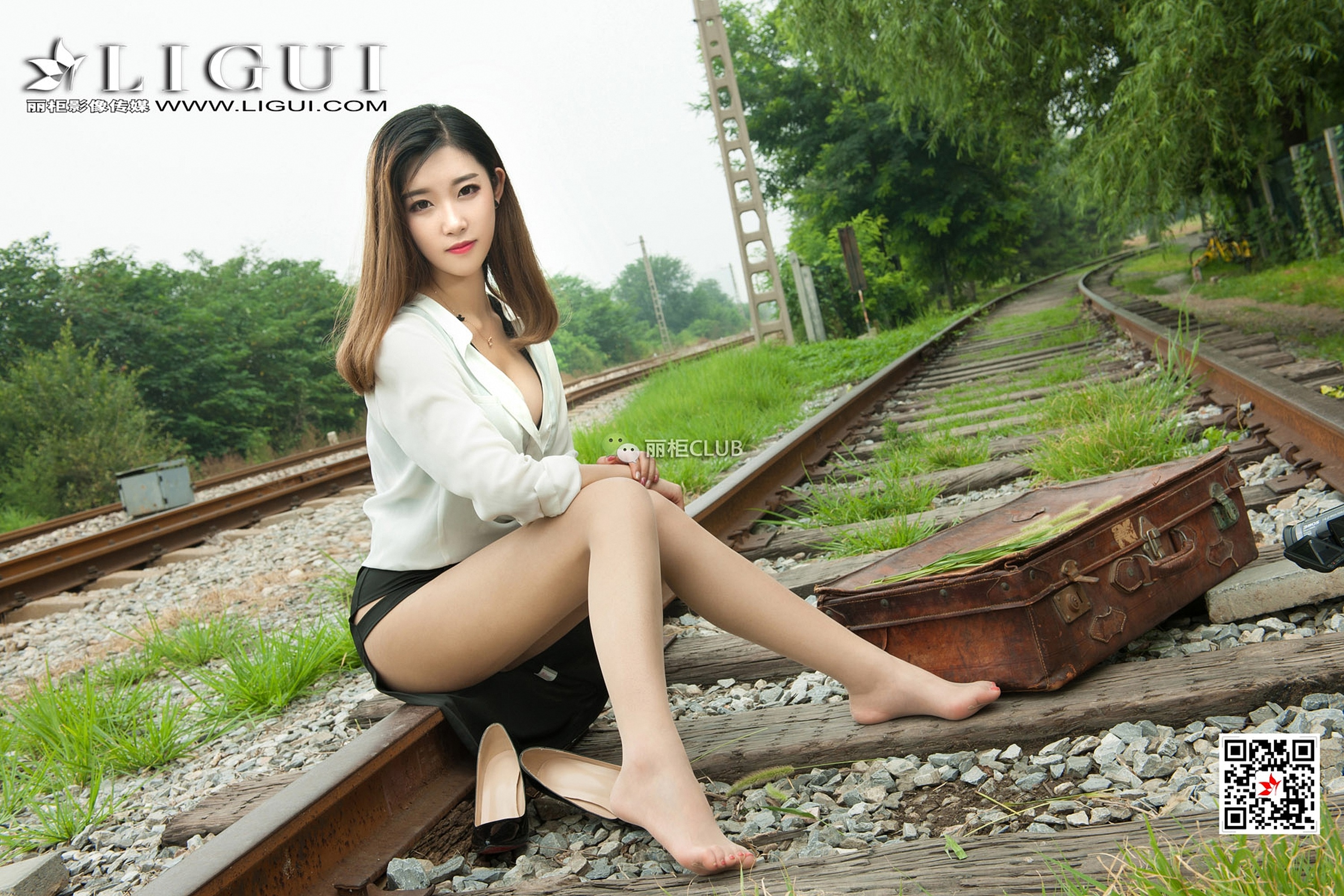 pretty lady dirty feet 54