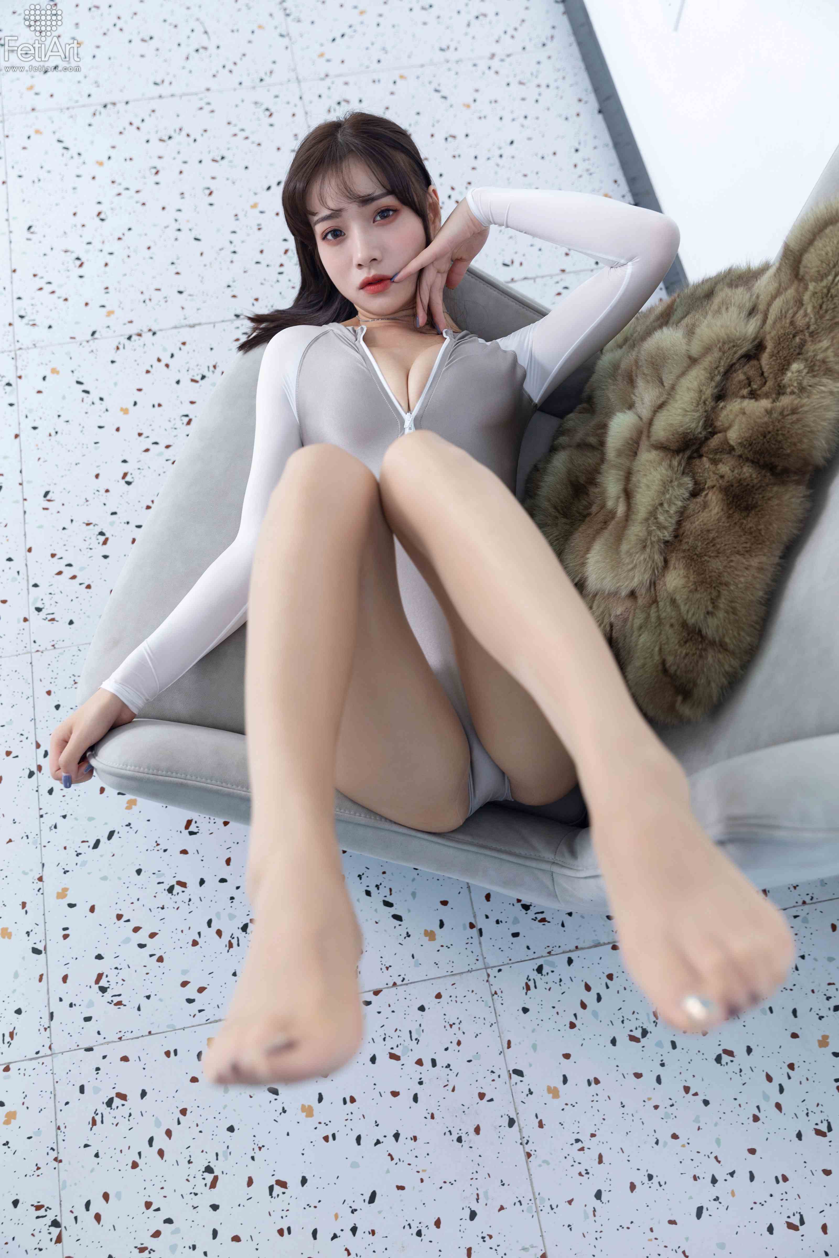 China Beauty Legs and feet 1055
