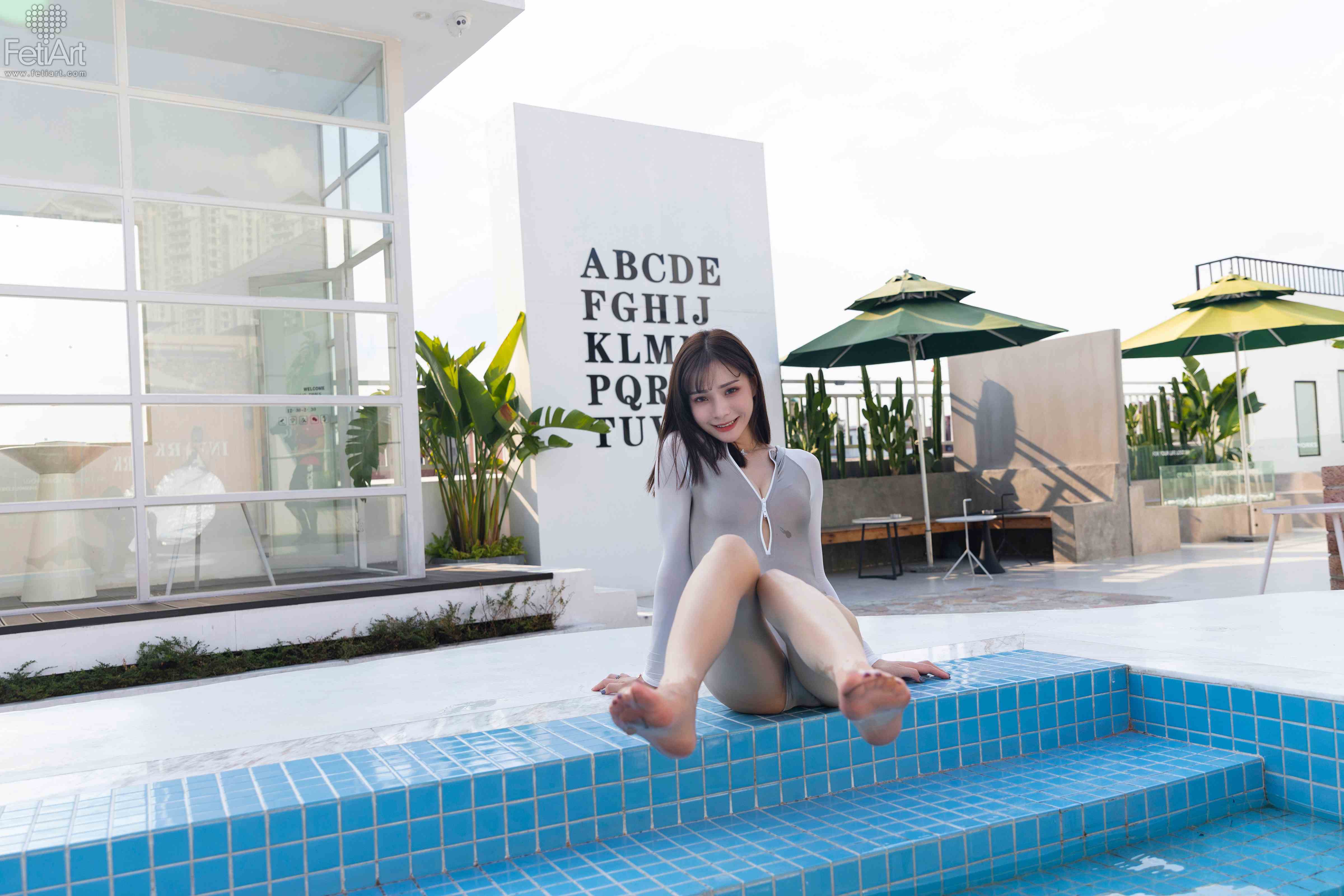 China Beauty Legs and feet 1055