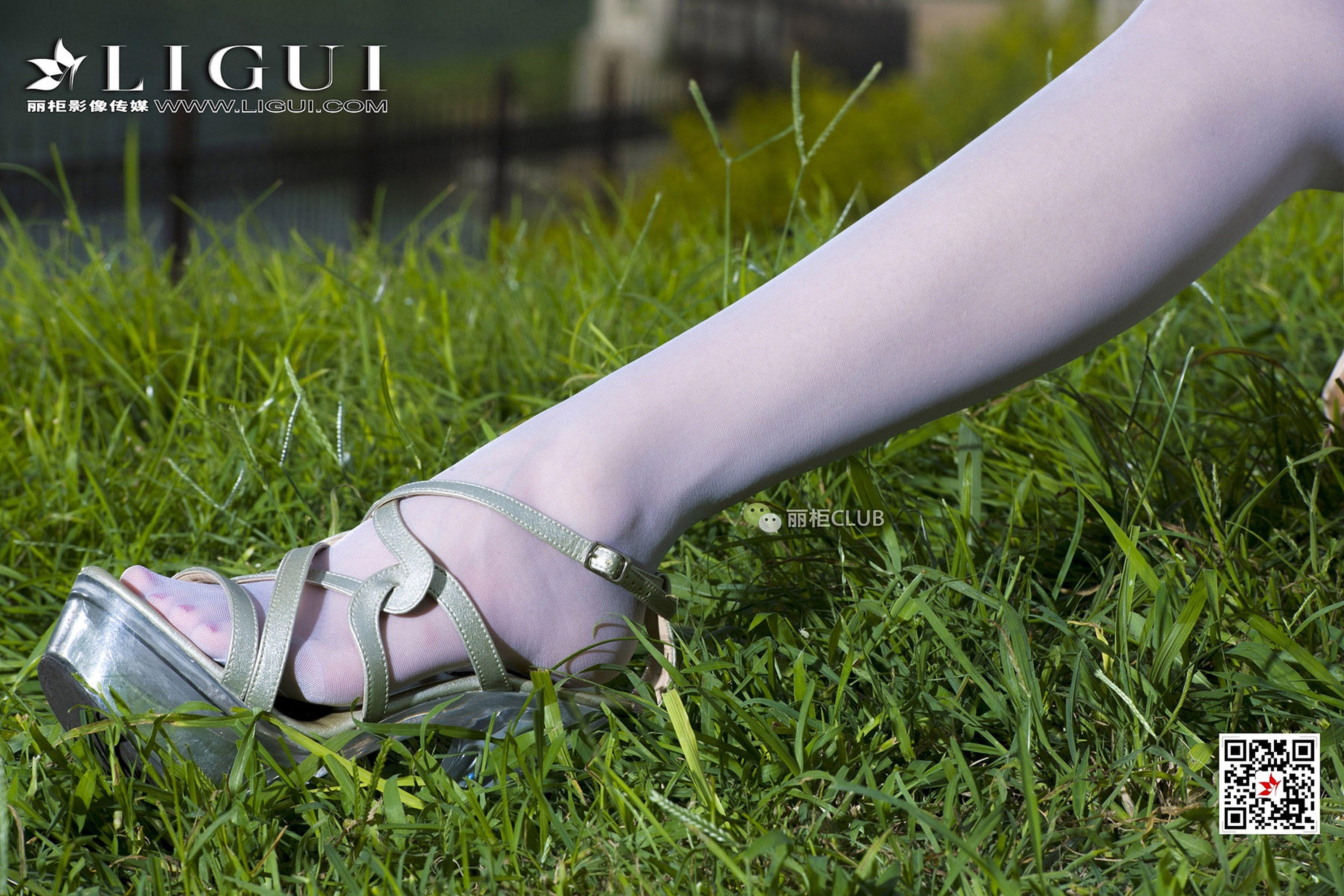 pretty lady dirty feet 55