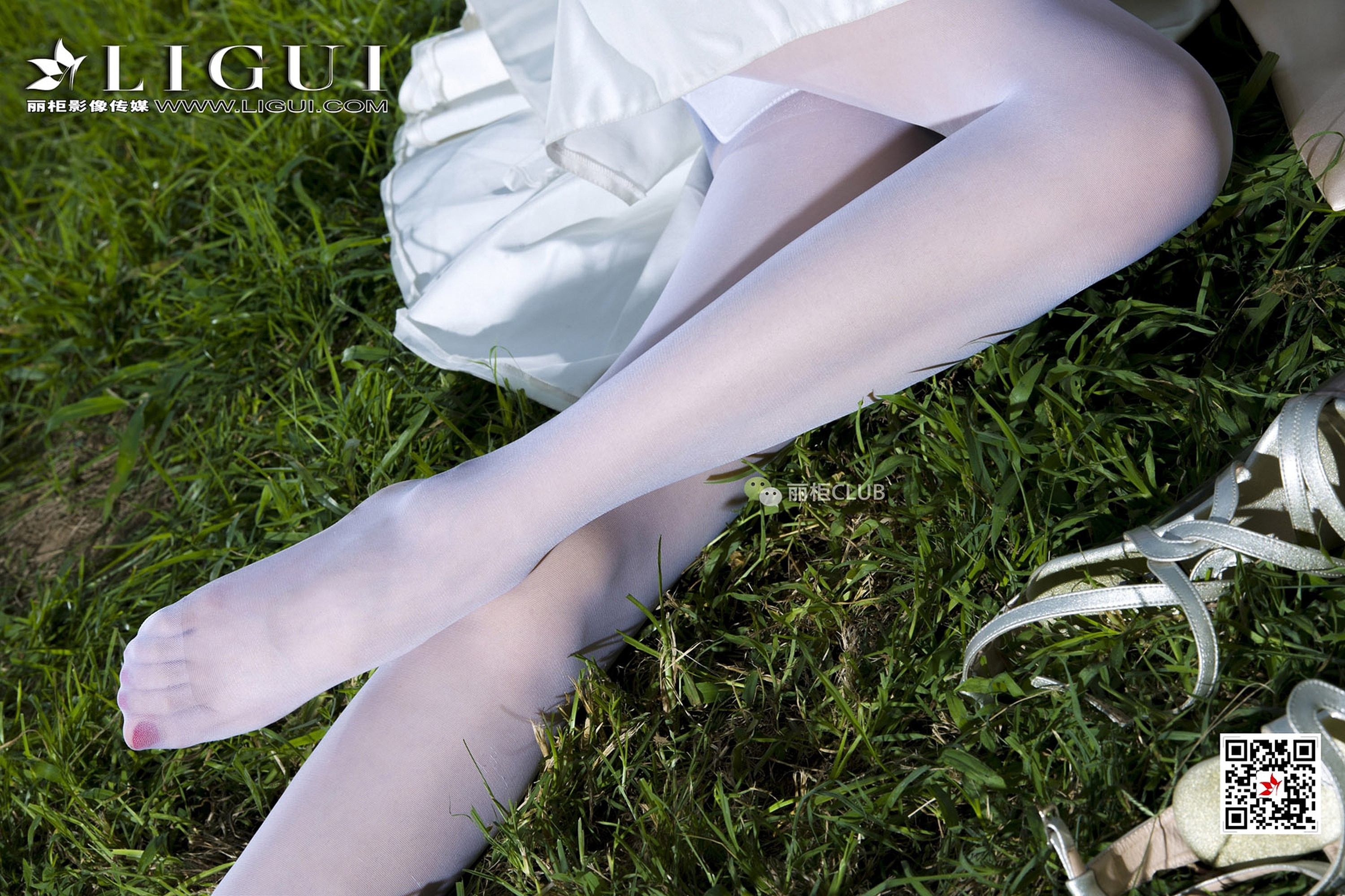 pretty lady dirty feet 55