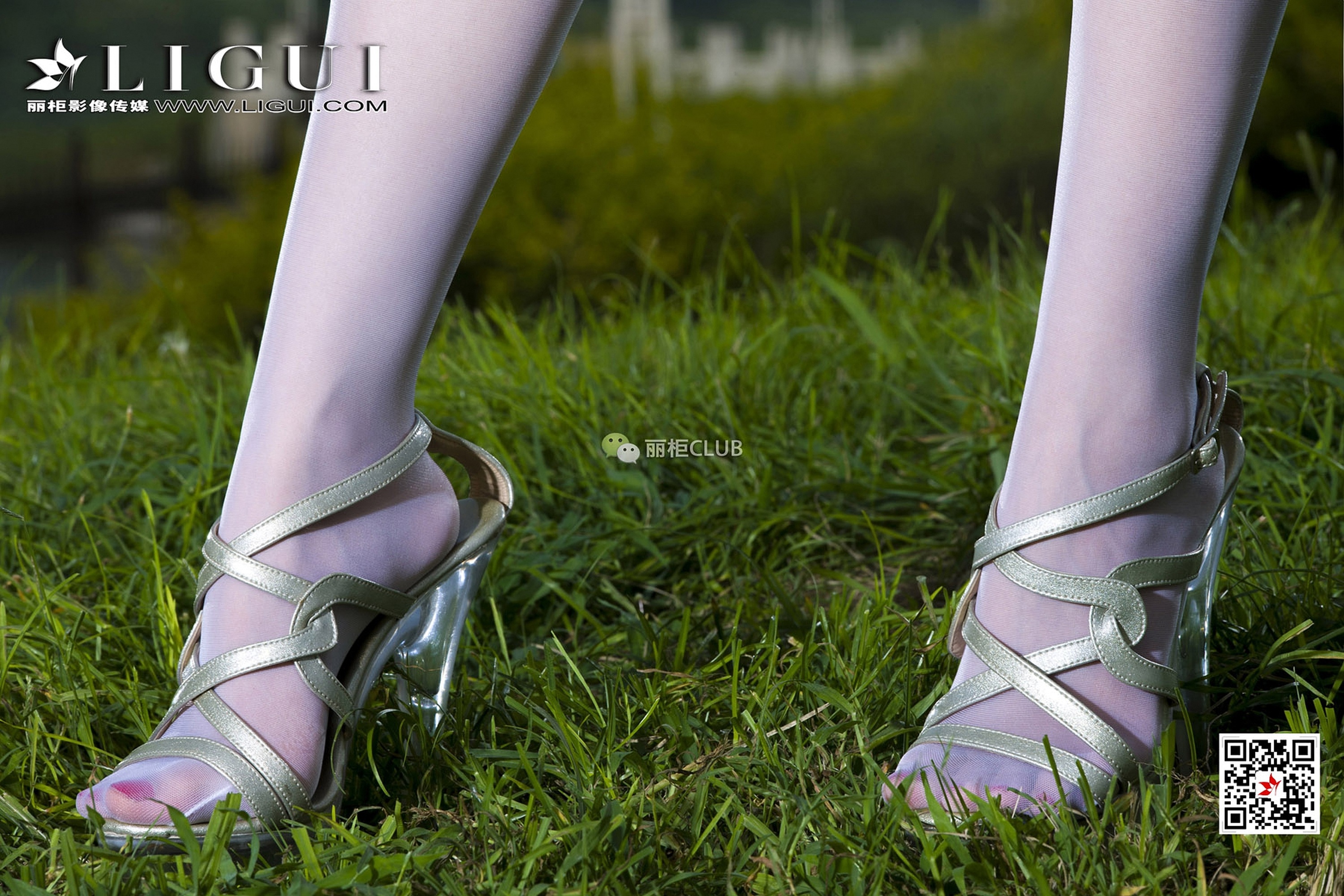 pretty lady dirty feet 55