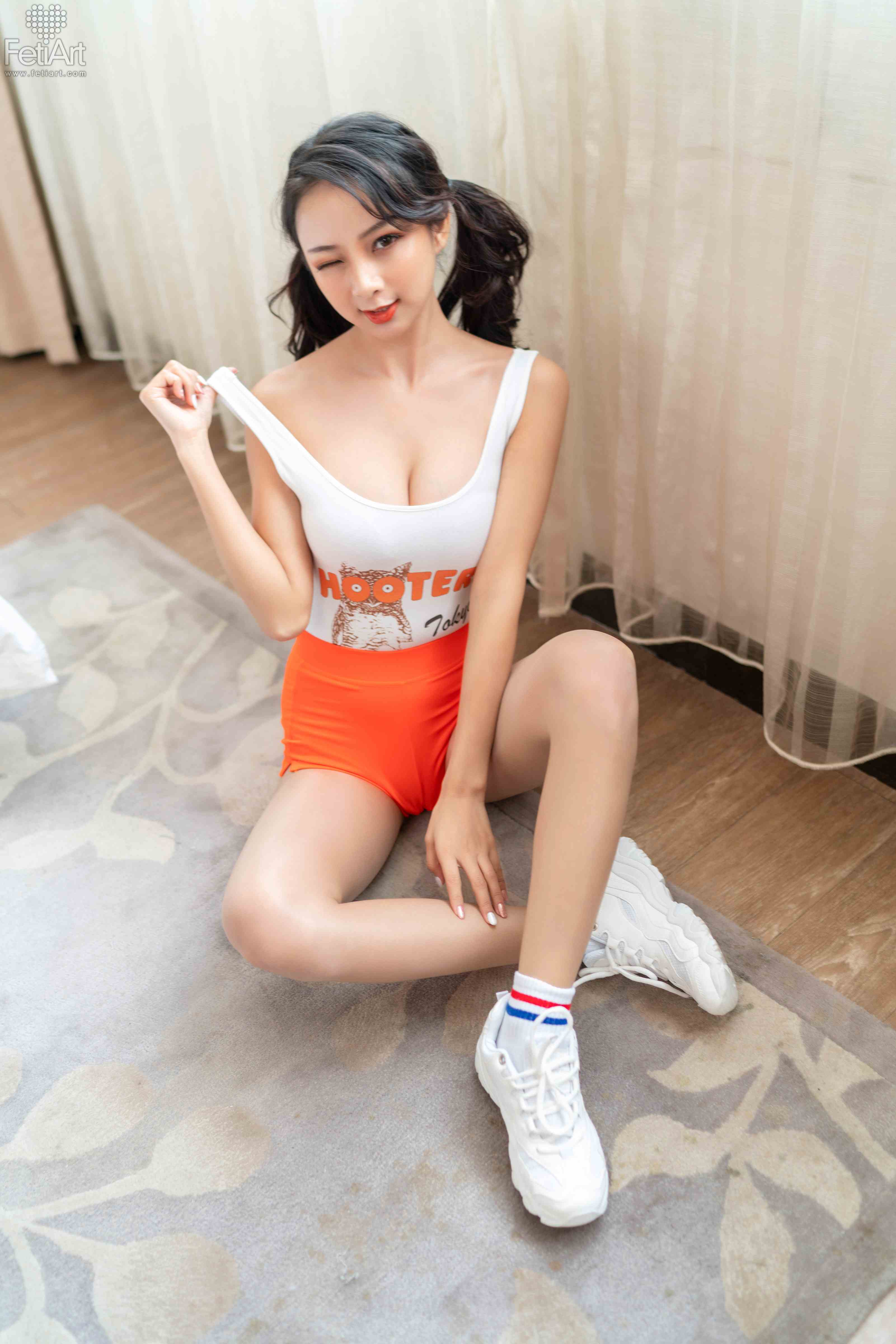 China Beauty Legs and feet 1062