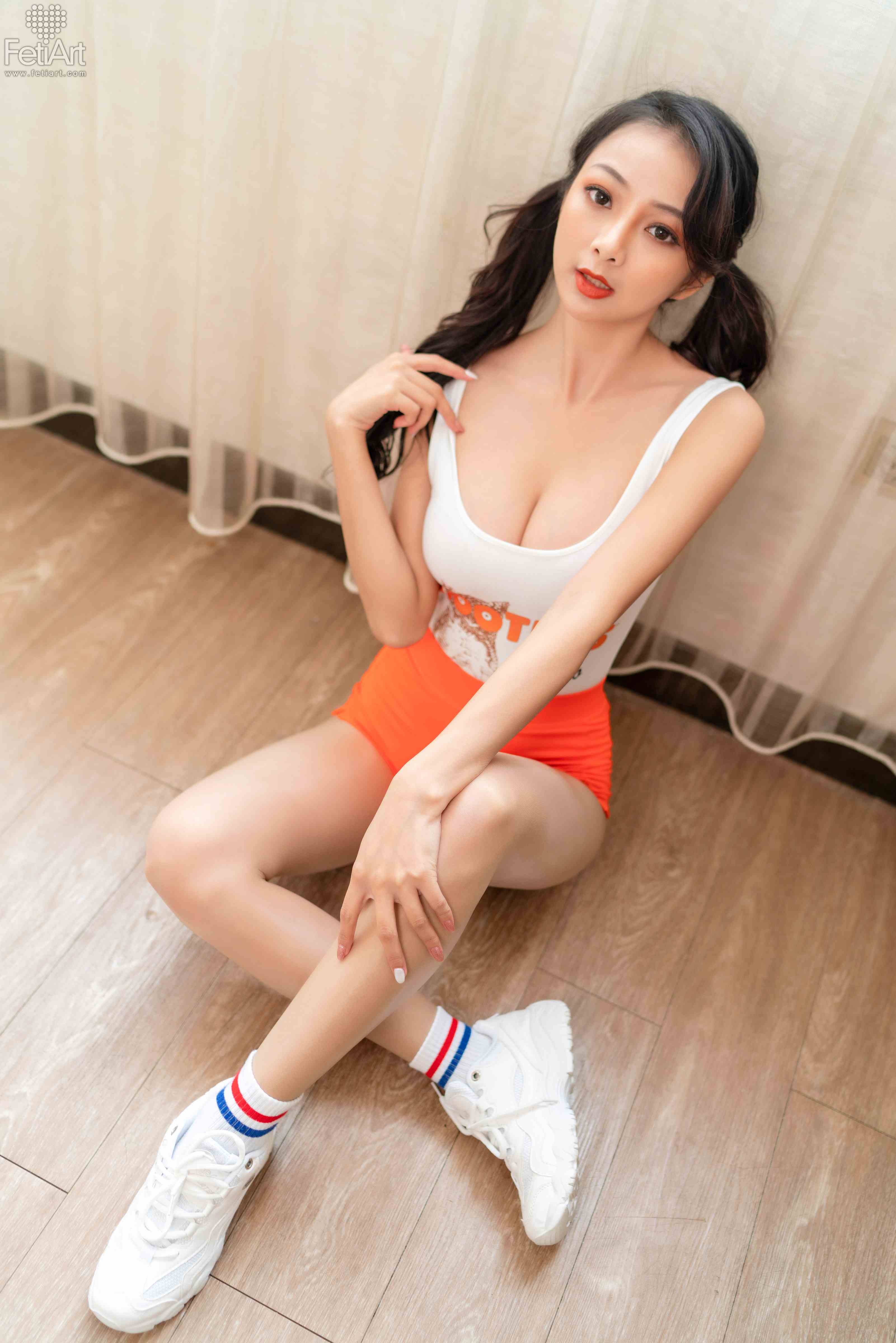 China Beauty Legs and feet 1062