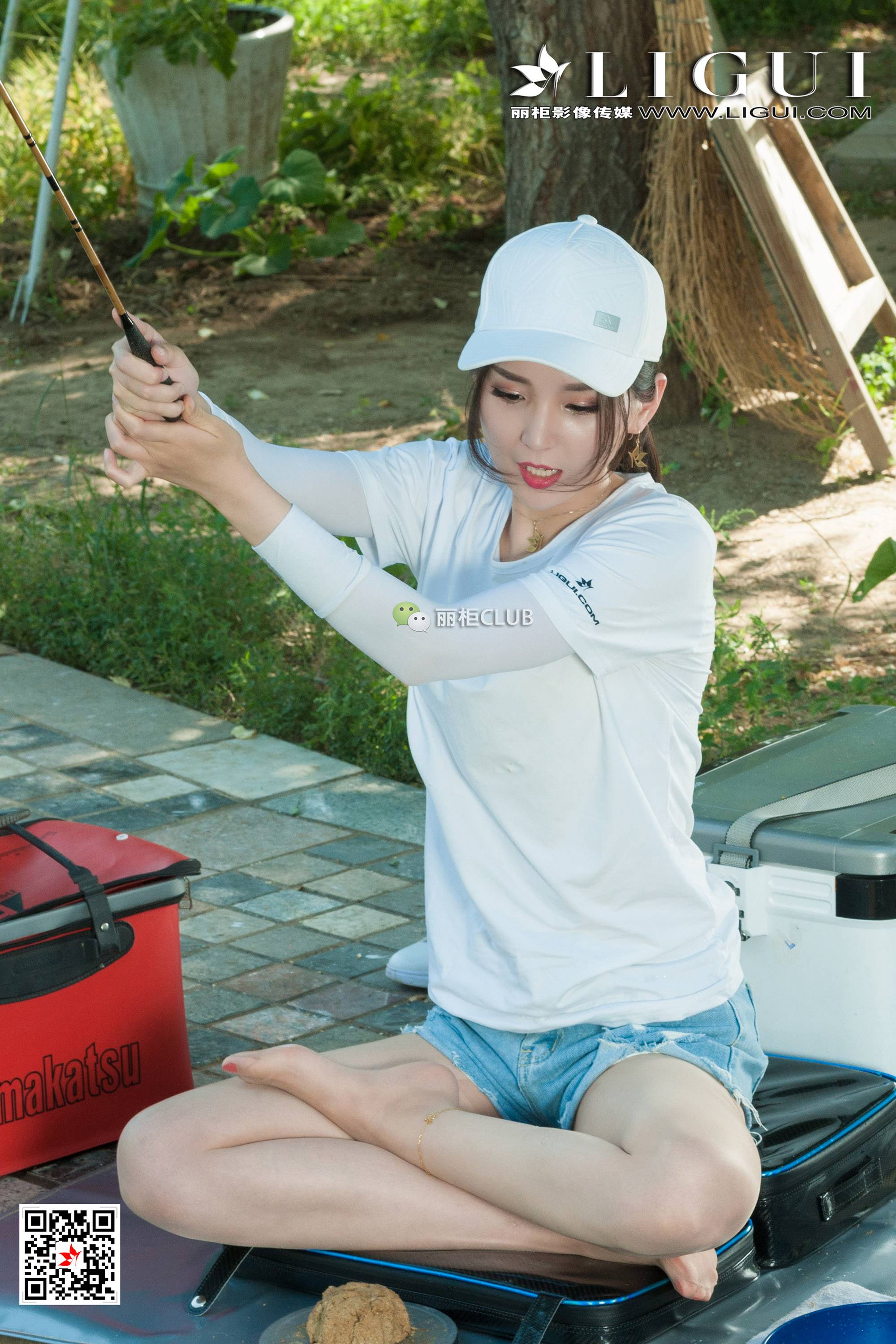 pretty lady dirty feet 57