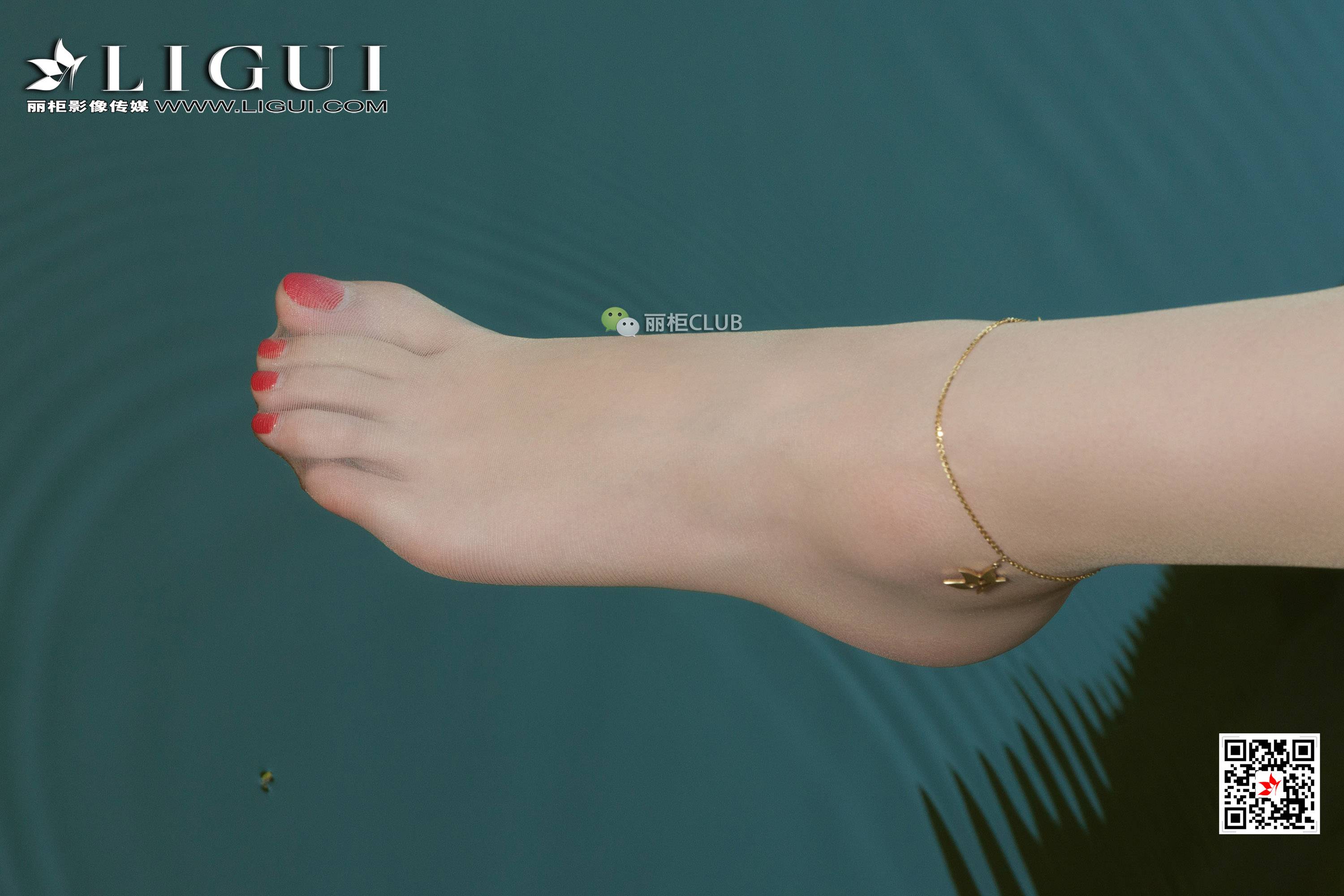 pretty lady dirty feet 57