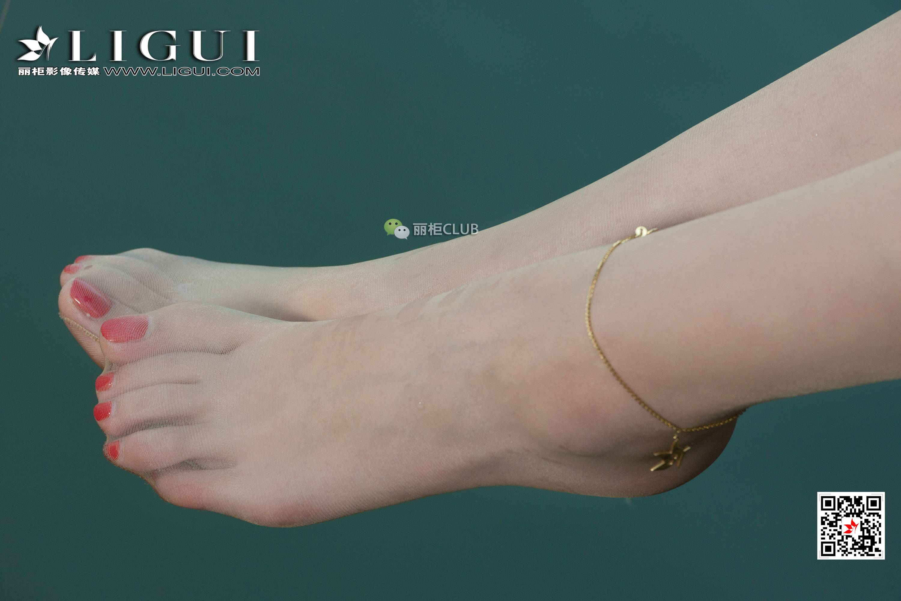 pretty lady dirty feet 57