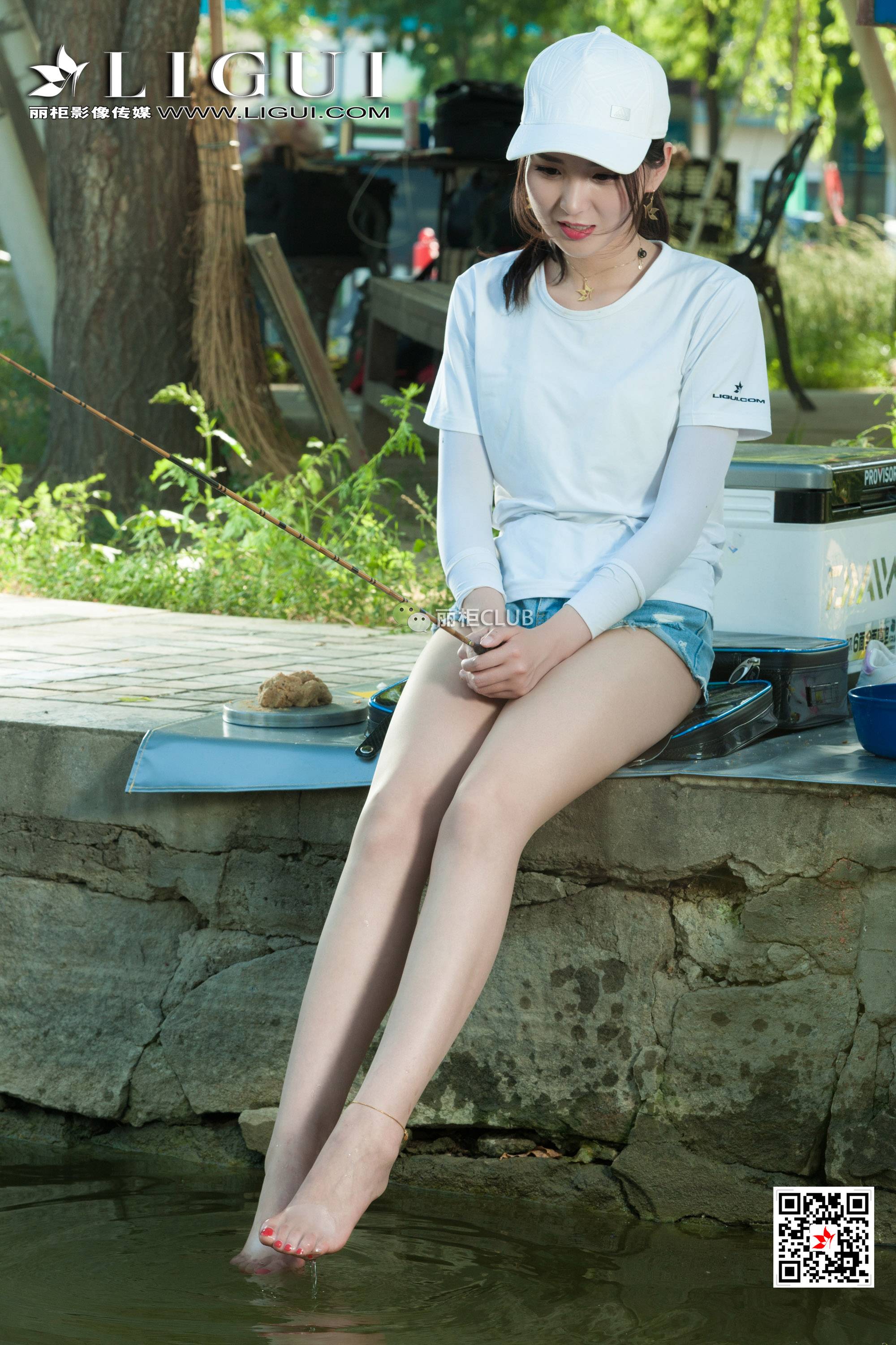 pretty lady dirty feet 57