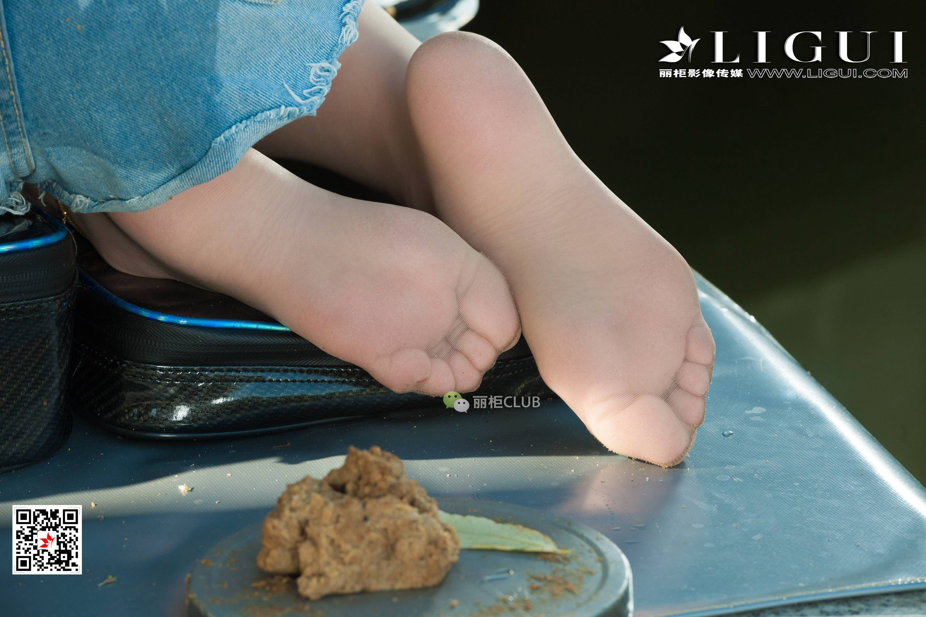 pretty lady dirty feet 57