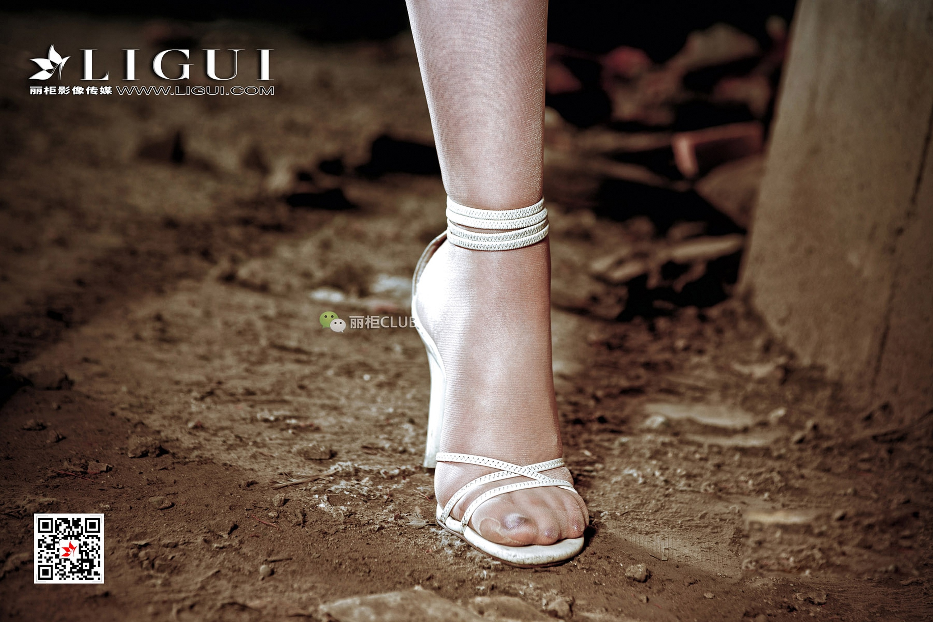 pretty lady dirty feet 58