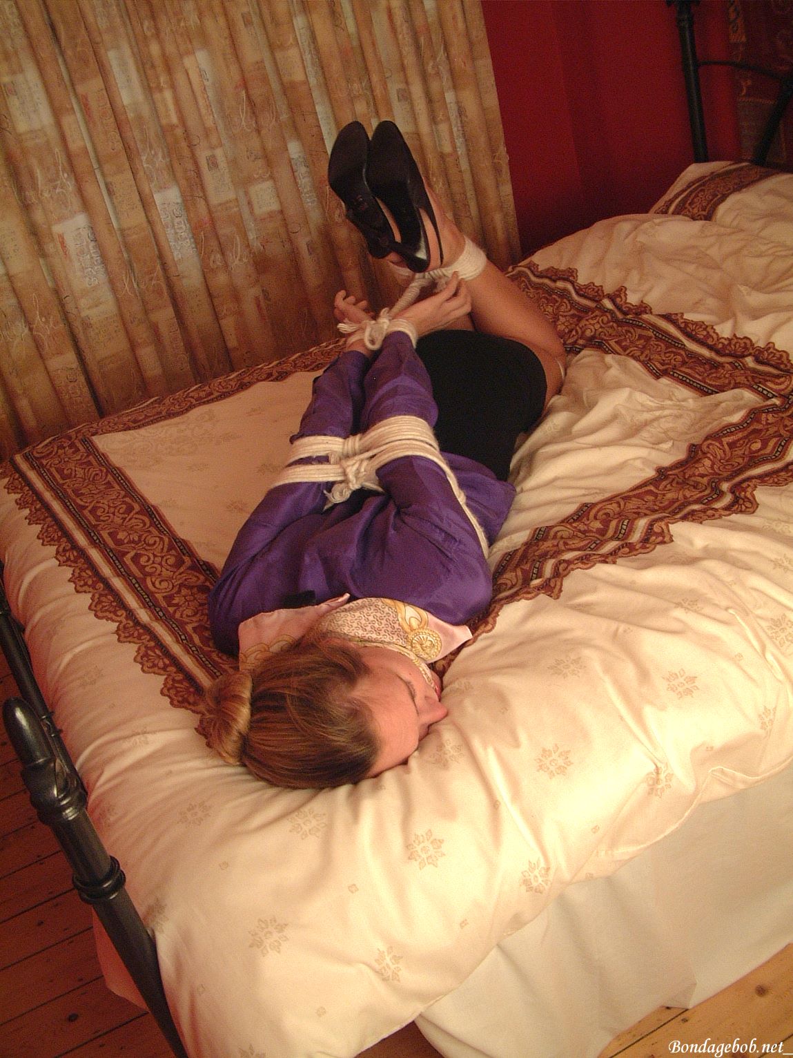 Tied Sexy Beauties 347-2