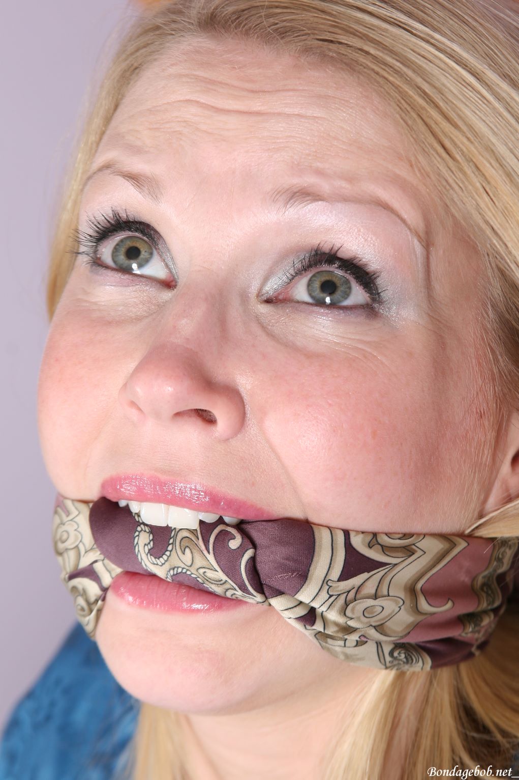 Tied Sexy Beauties 350-2