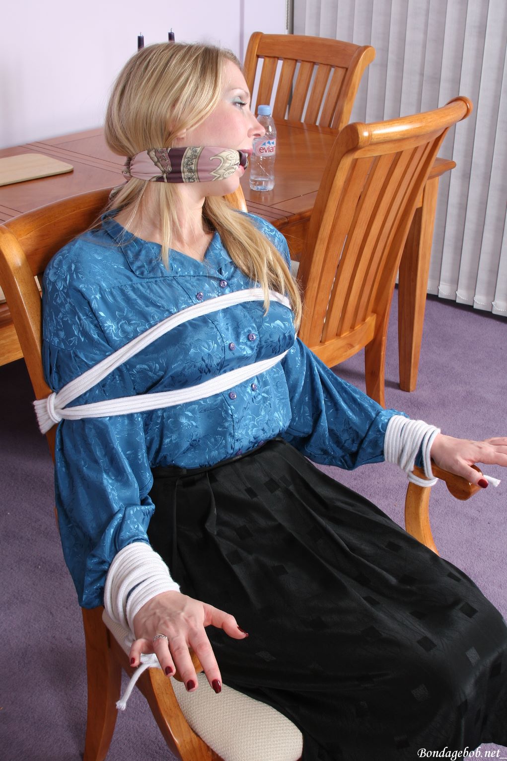 Tied Sexy Beauties 350-2