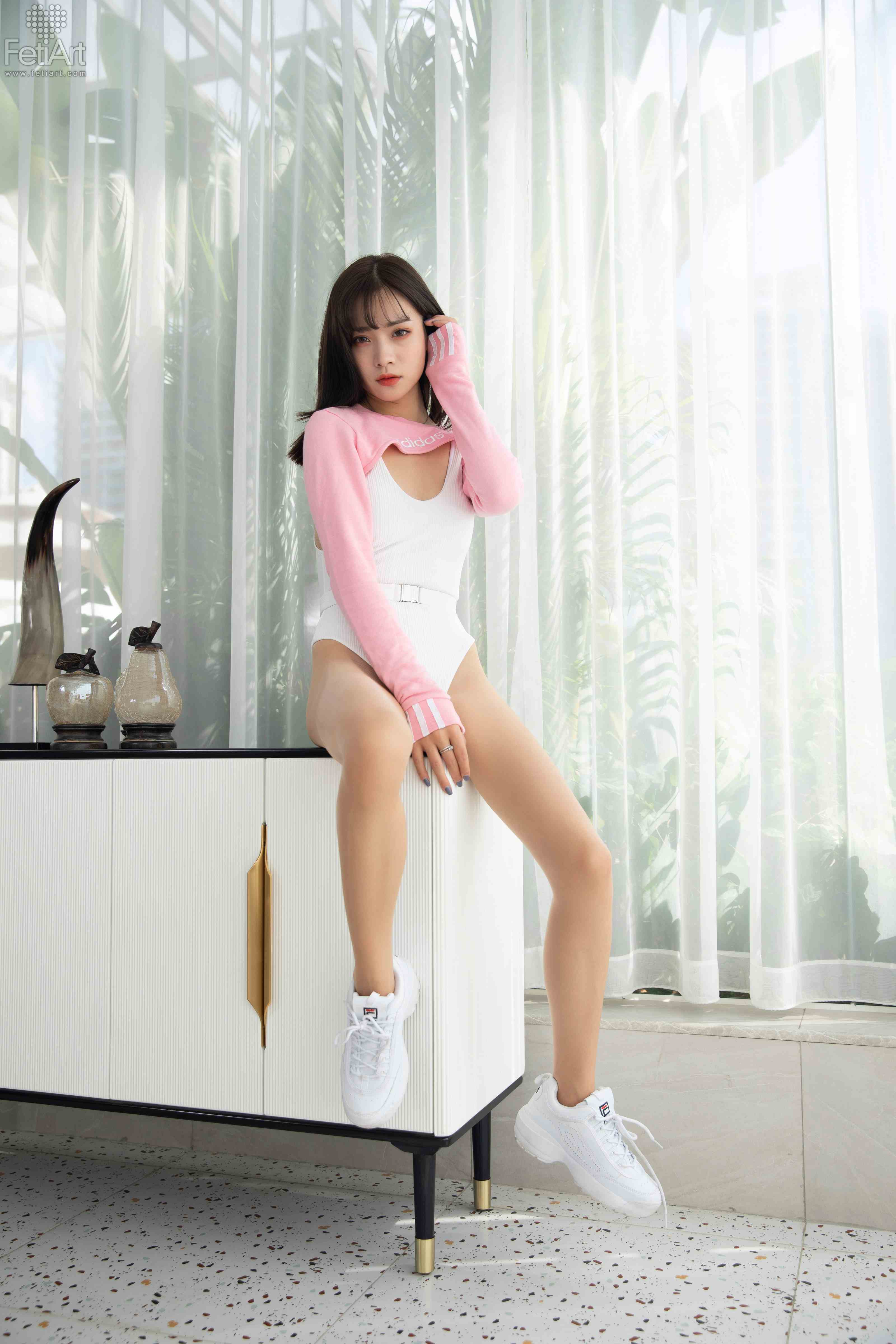 China Beauty Legs and feet 1071