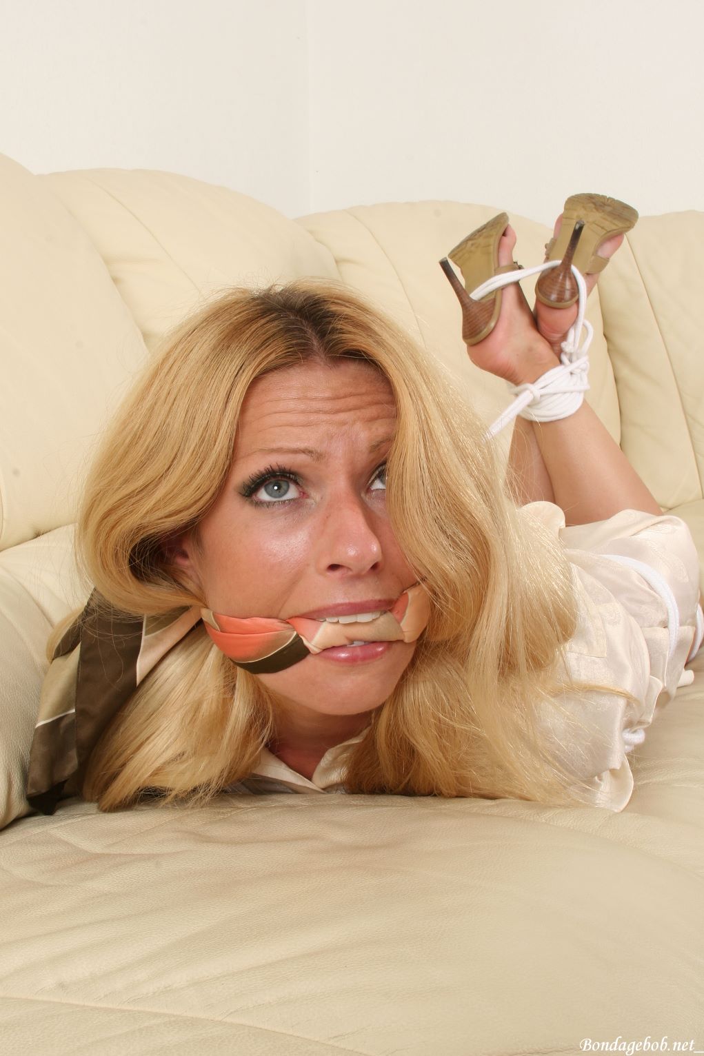 Tied Sexy Beauties 358-2