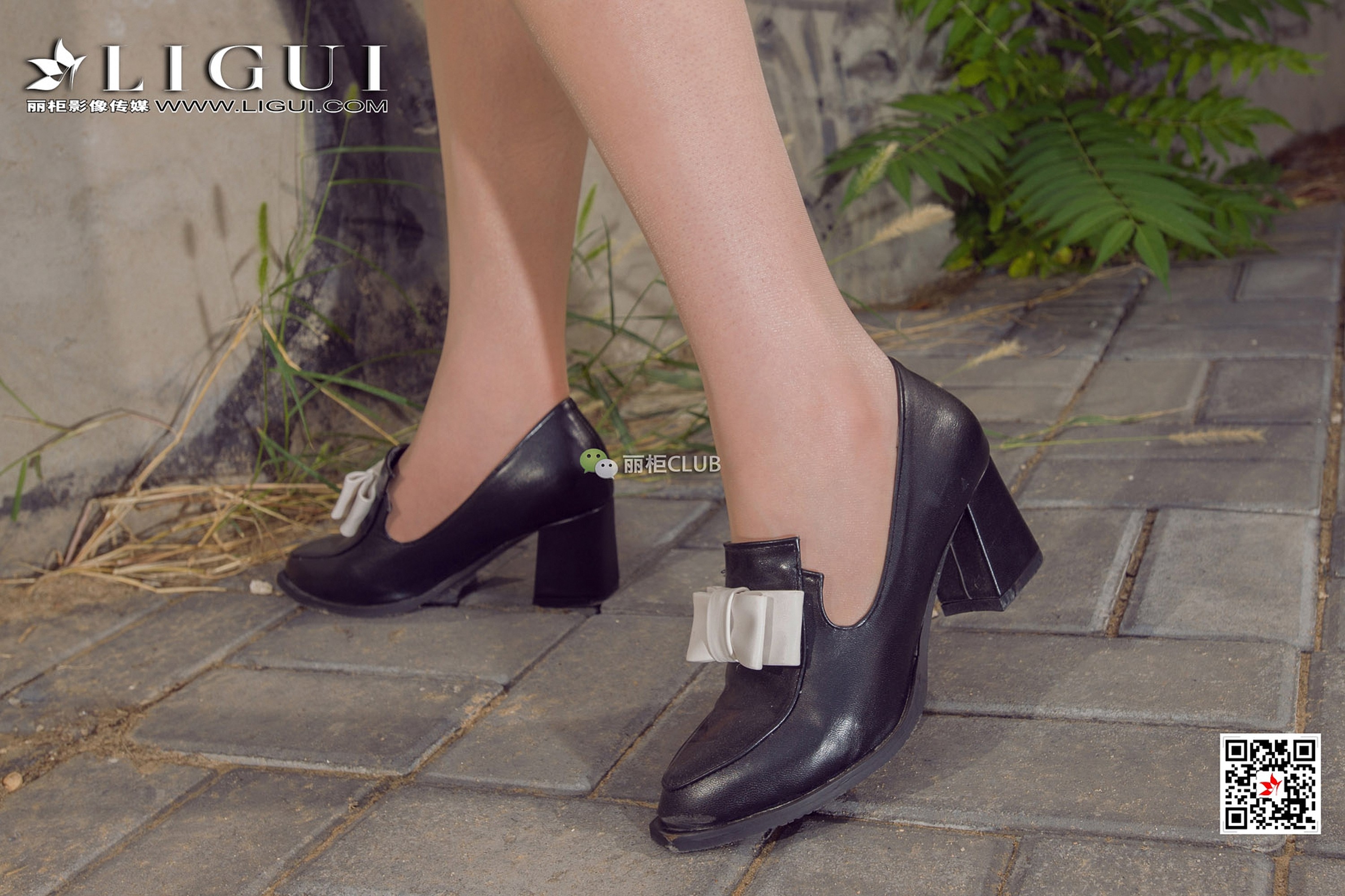 pretty lady dirty feet 61