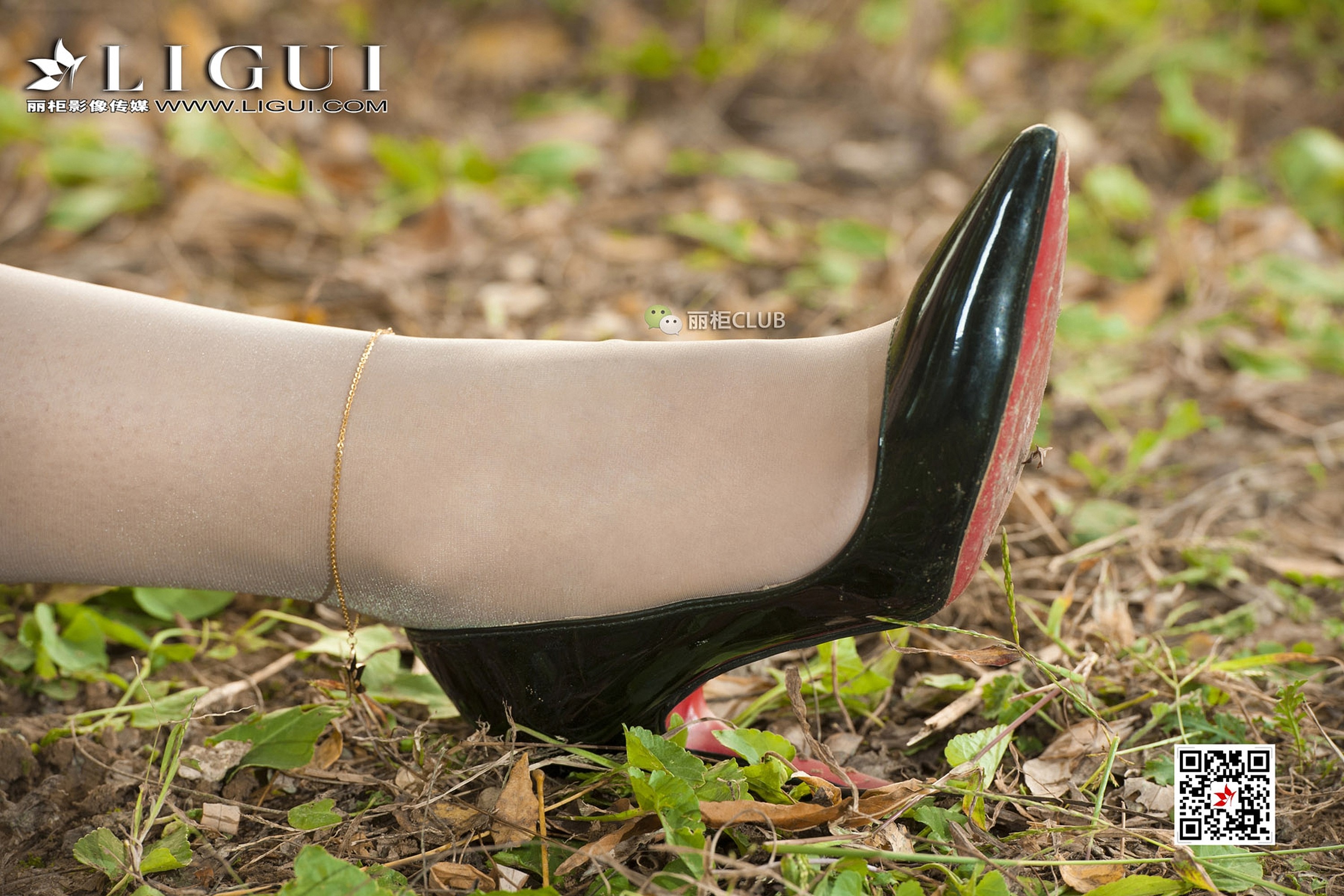 pretty lady dirty feet 63