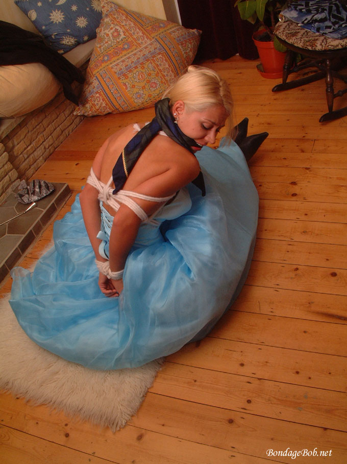 Tied Sexy Beauties 373-2