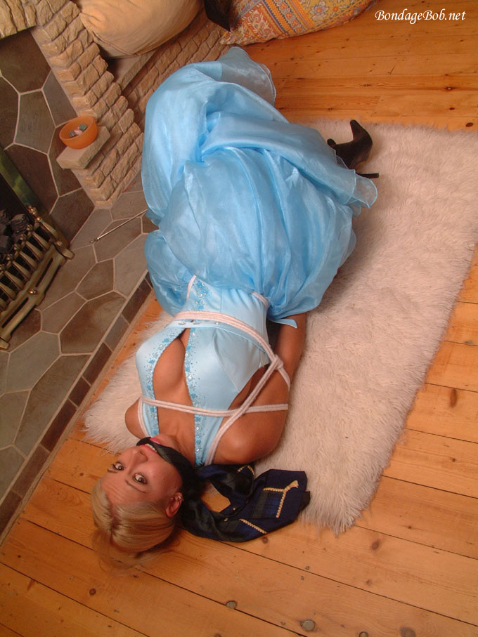 Tied Sexy Beauties 373-2