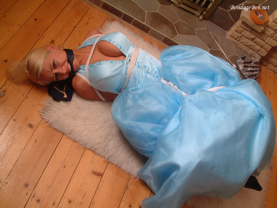 Tied Sexy Beauties 373-2