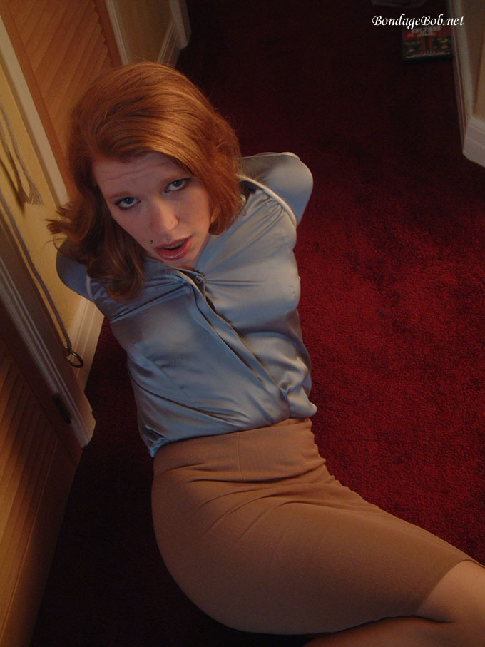 Tied Sexy Beauties 375-1