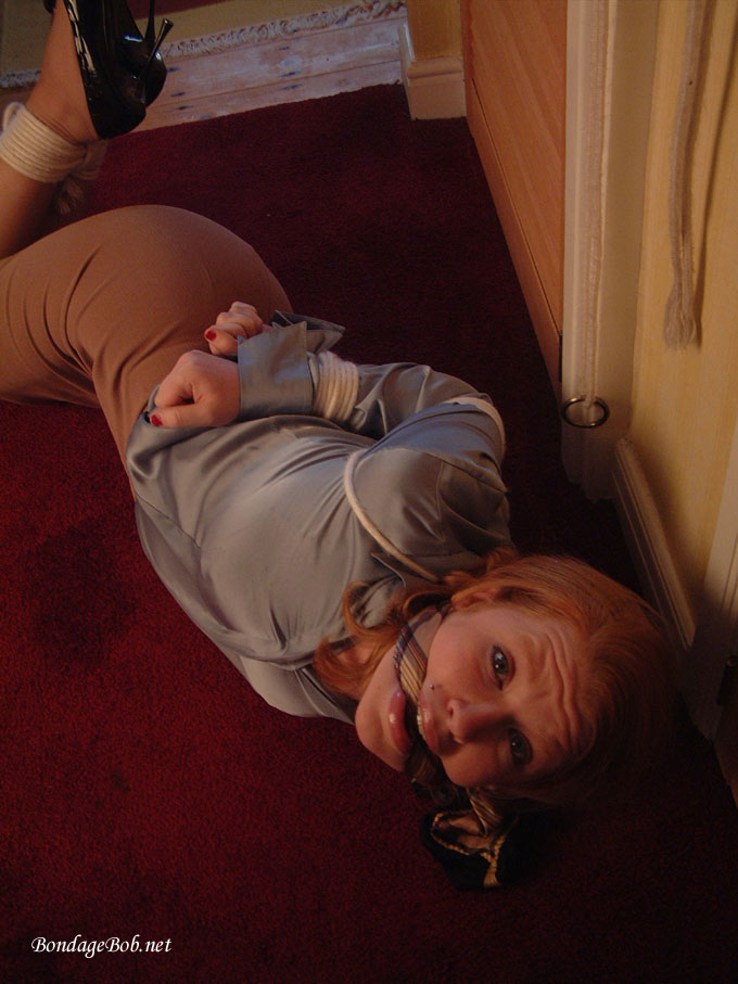 Tied Sexy Beauties 375-1