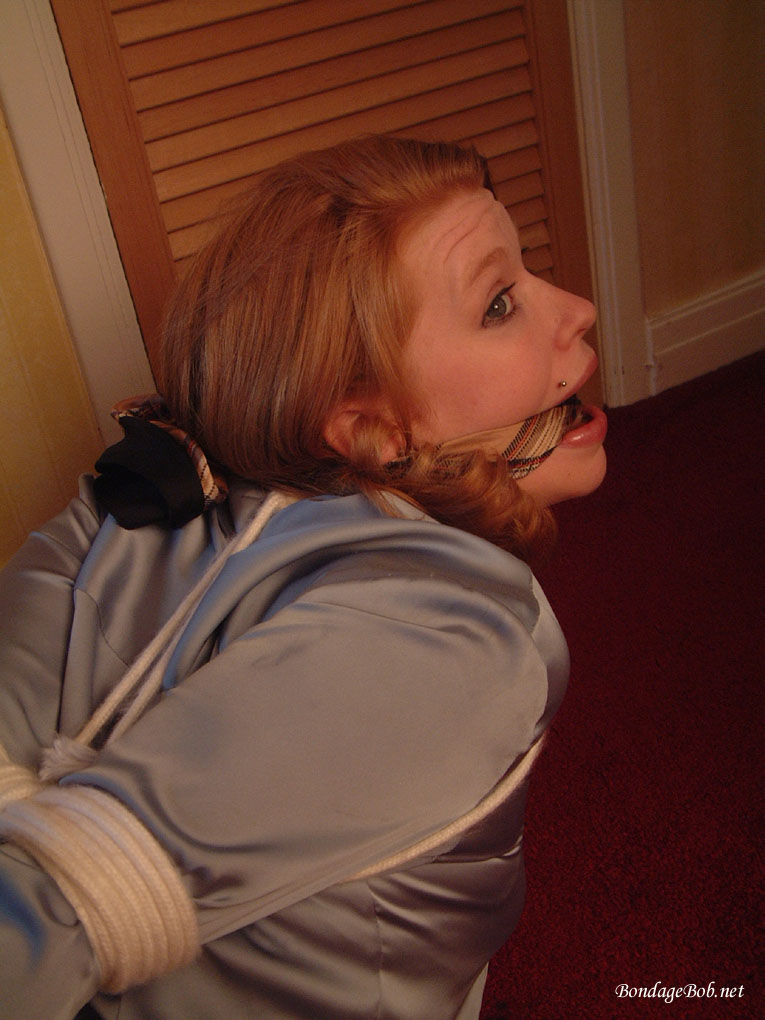 Tied Sexy Beauties 375-1