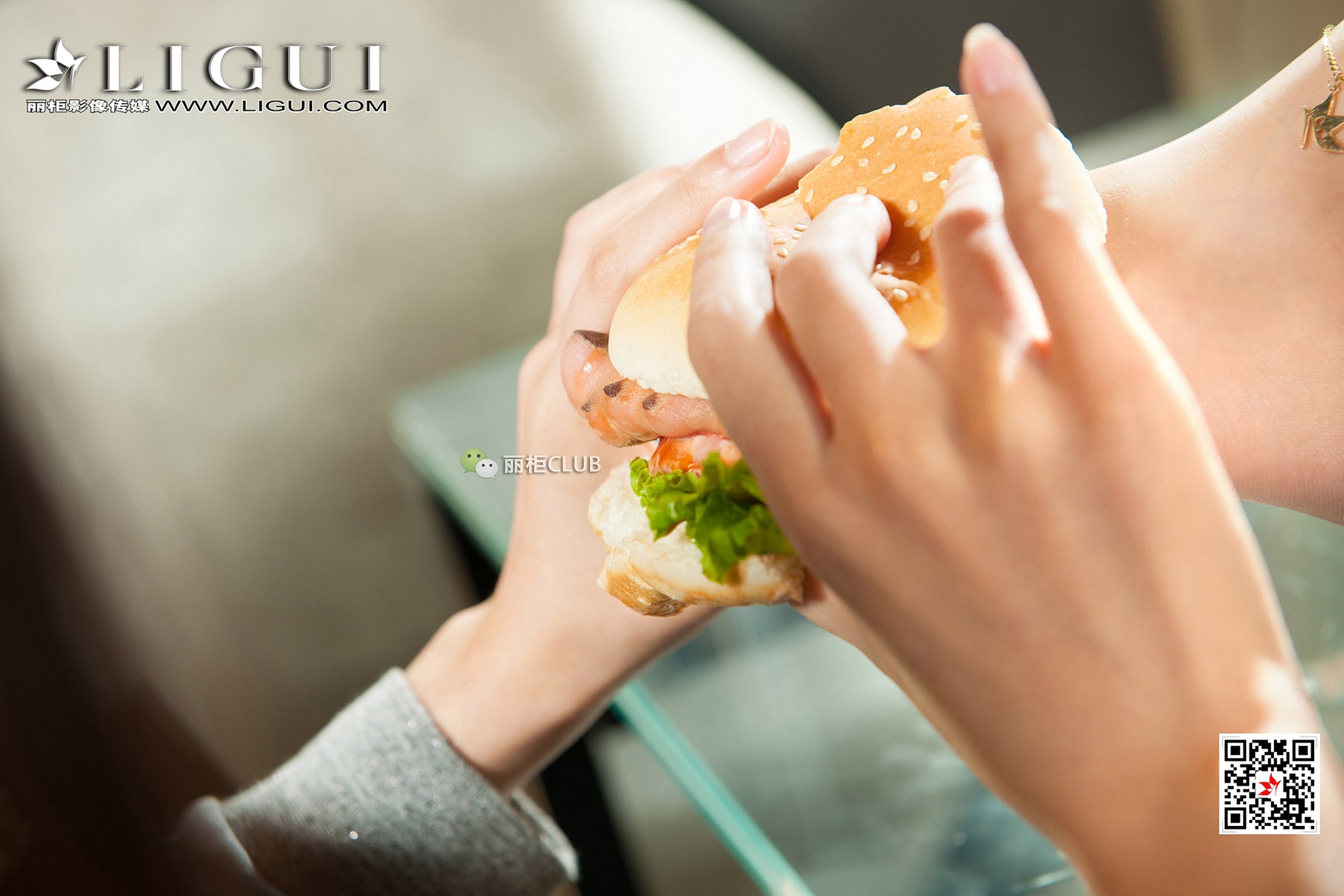 pretty lady dirty feet 64