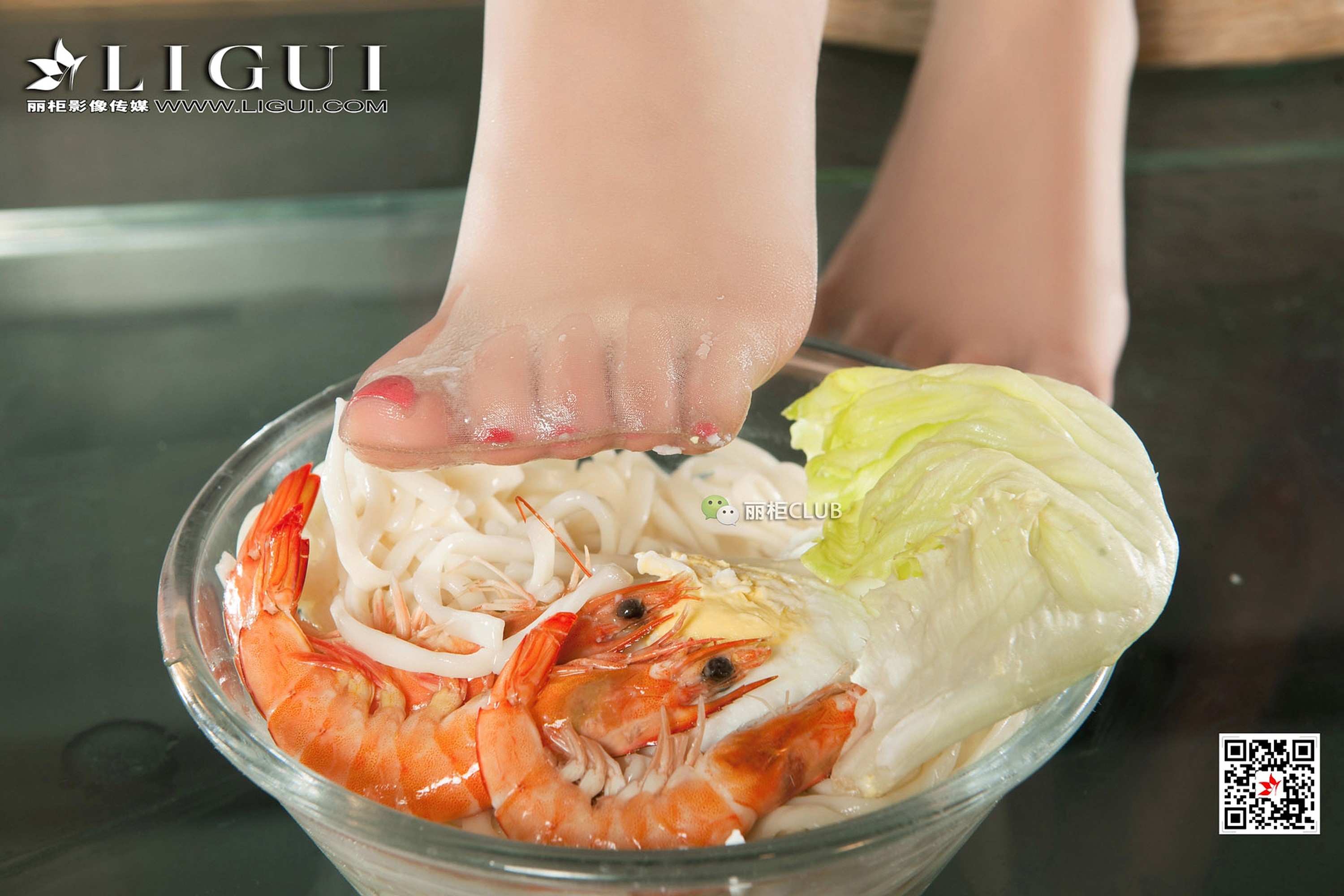 pretty lady dirty feet 65