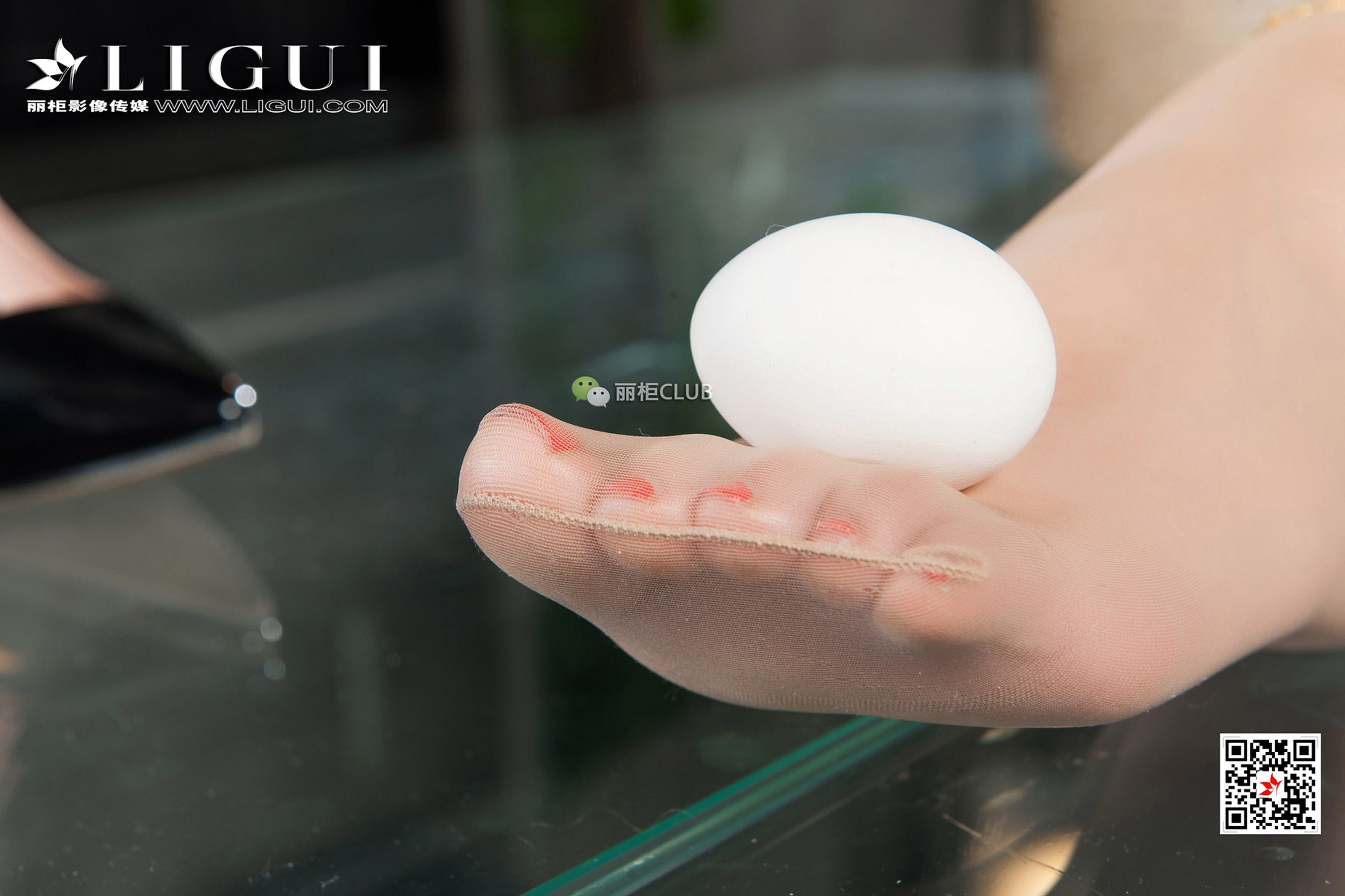 pretty lady dirty feet 65