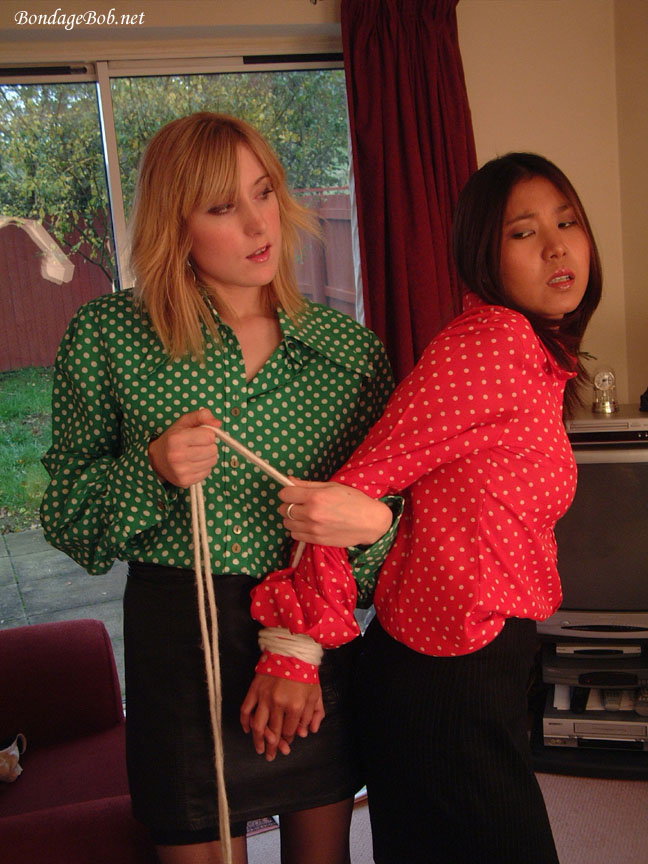 Tied Sexy Beauties 389-1