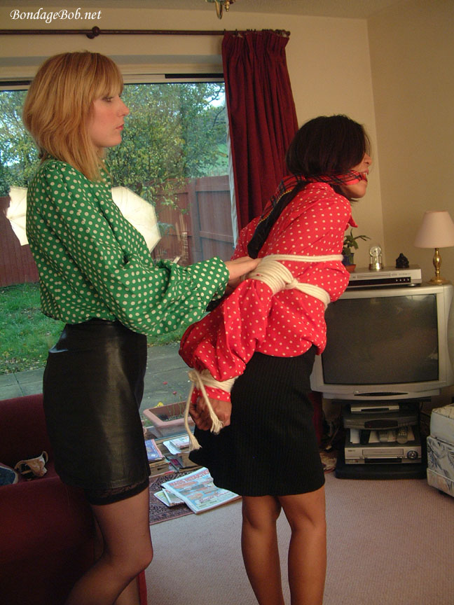 Tied Sexy Beauties 389-1