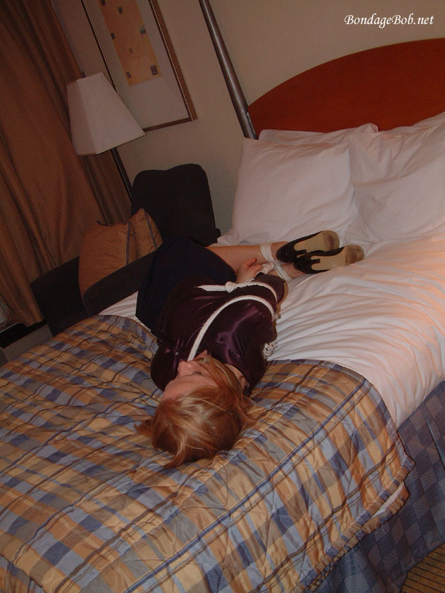 Tied Sexy Beauties 390-1