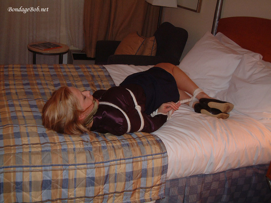 Tied Sexy Beauties 390-1