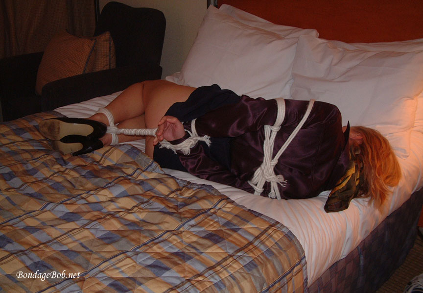 Tied Sexy Beauties 390-2