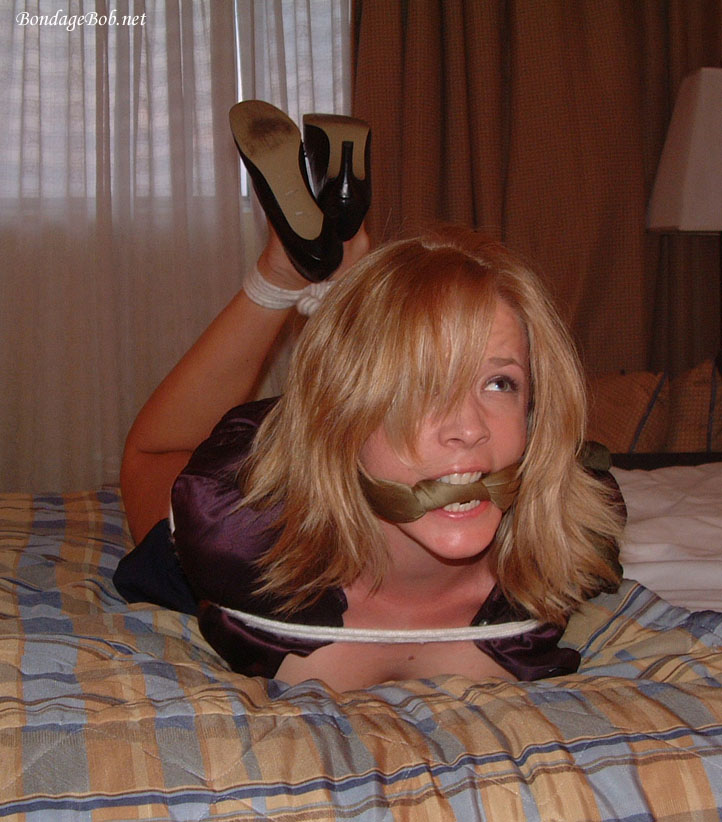 Tied Sexy Beauties 390-2