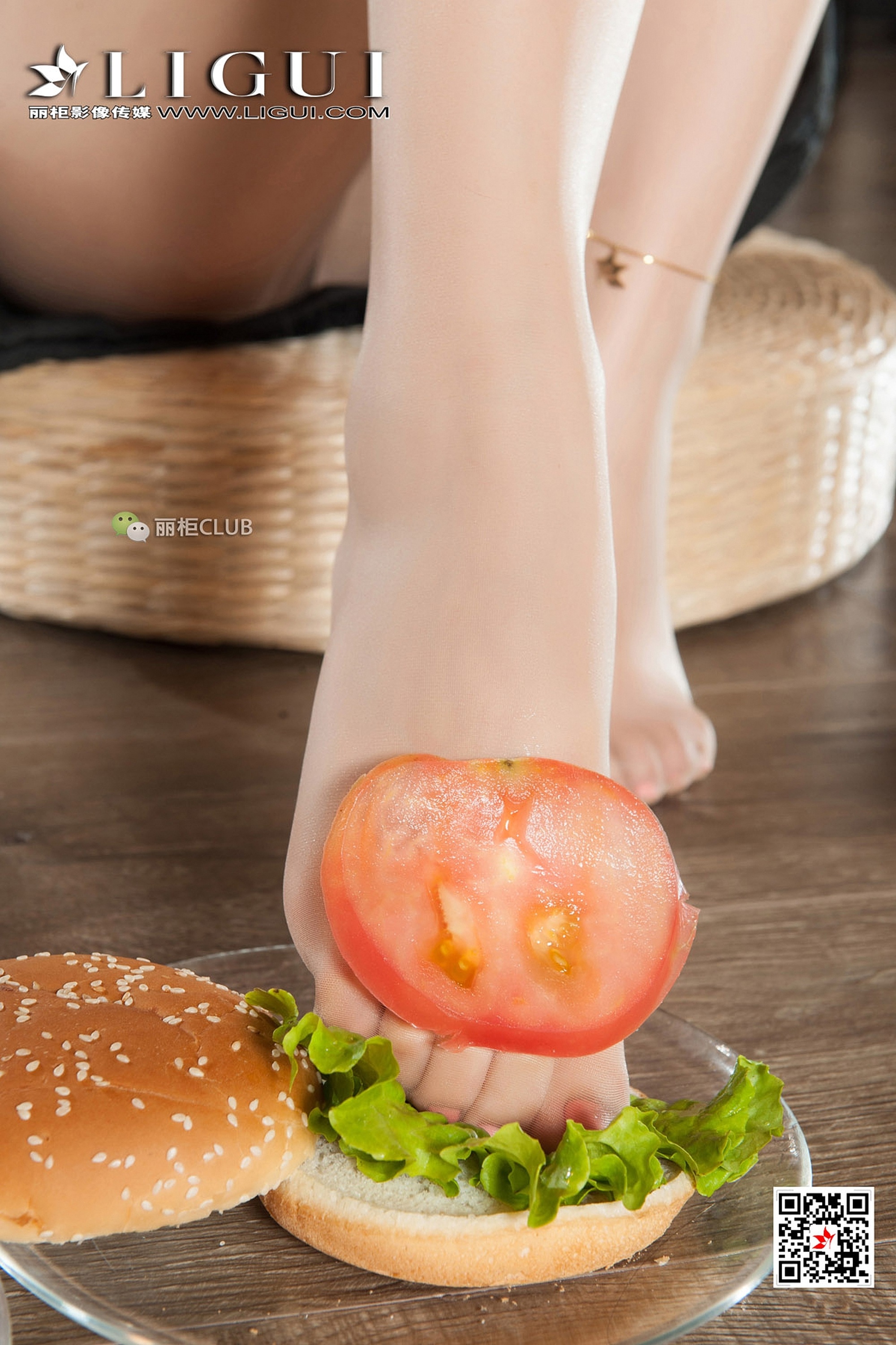 pretty lady dirty feet 68