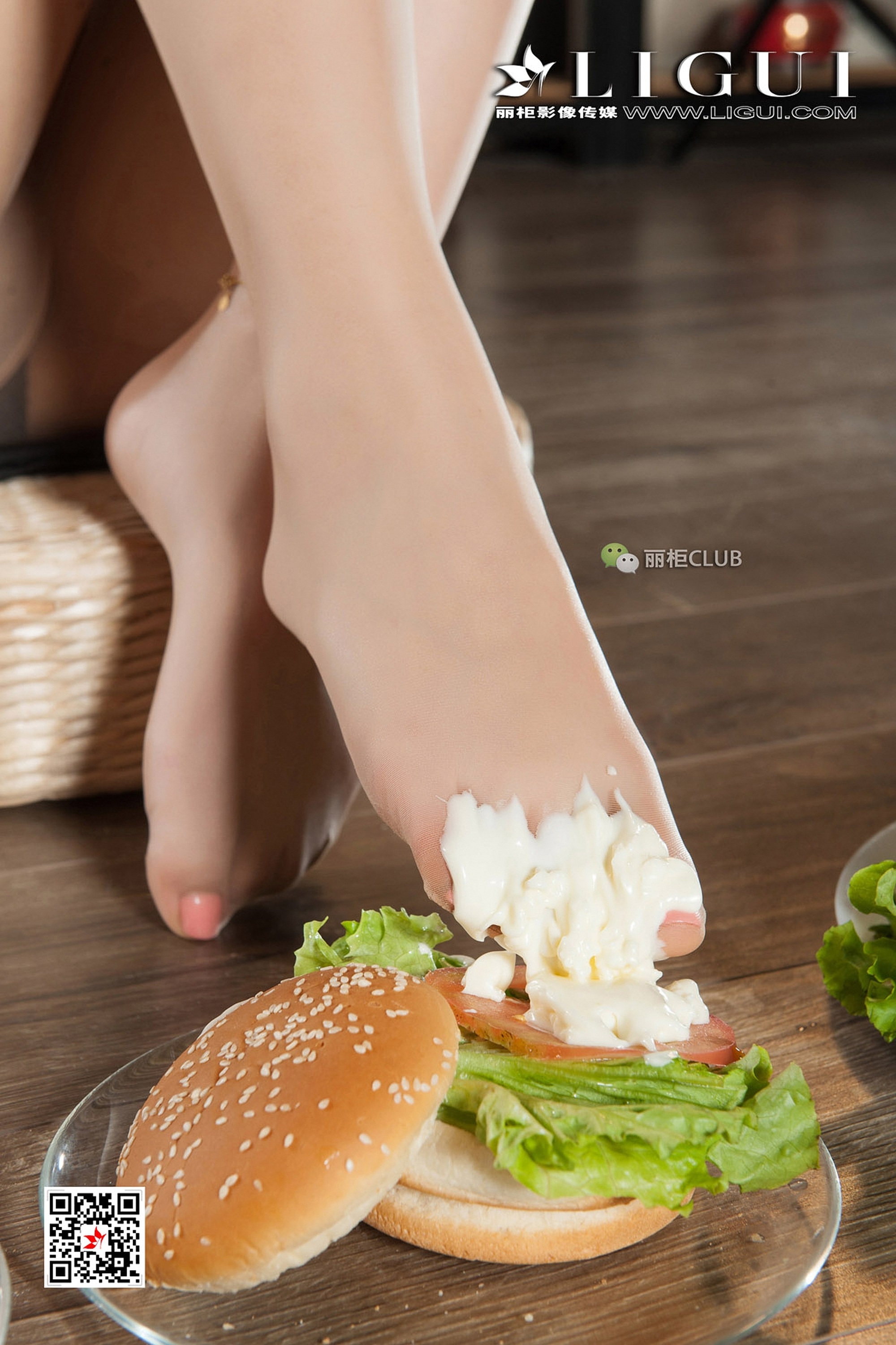 pretty lady dirty feet 68