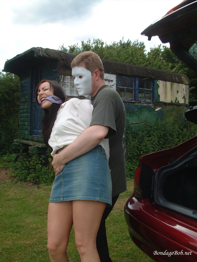 Tied Sexy Beauties 400-2