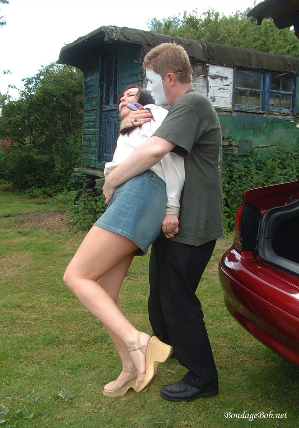 Tied Sexy Beauties 400-2