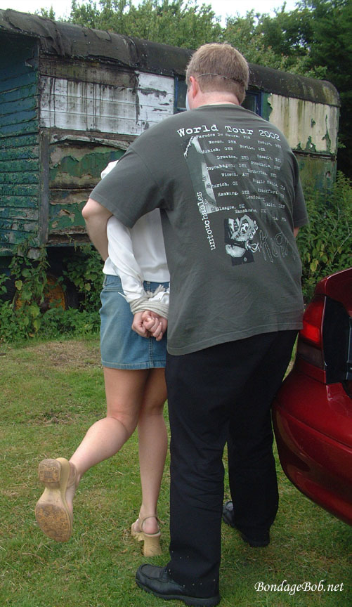 Tied Sexy Beauties 400-2