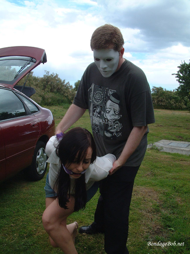 Tied Sexy Beauties 400-2