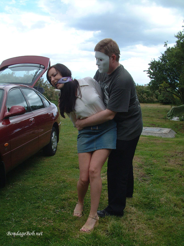 Tied Sexy Beauties 400-2