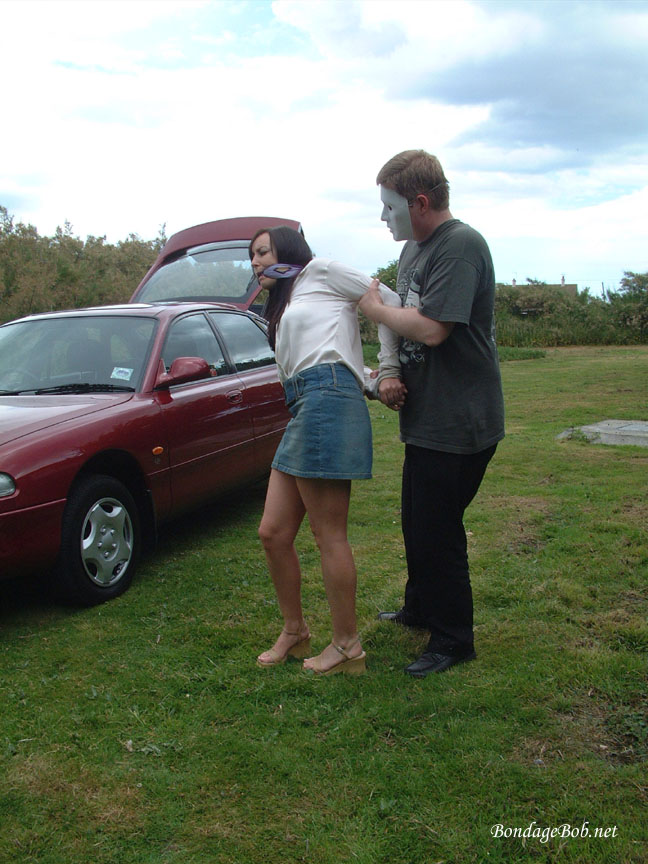 Tied Sexy Beauties 400-2