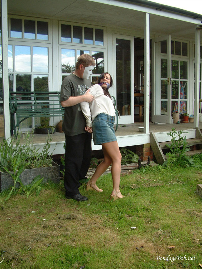 Tied Sexy Beauties 400-2