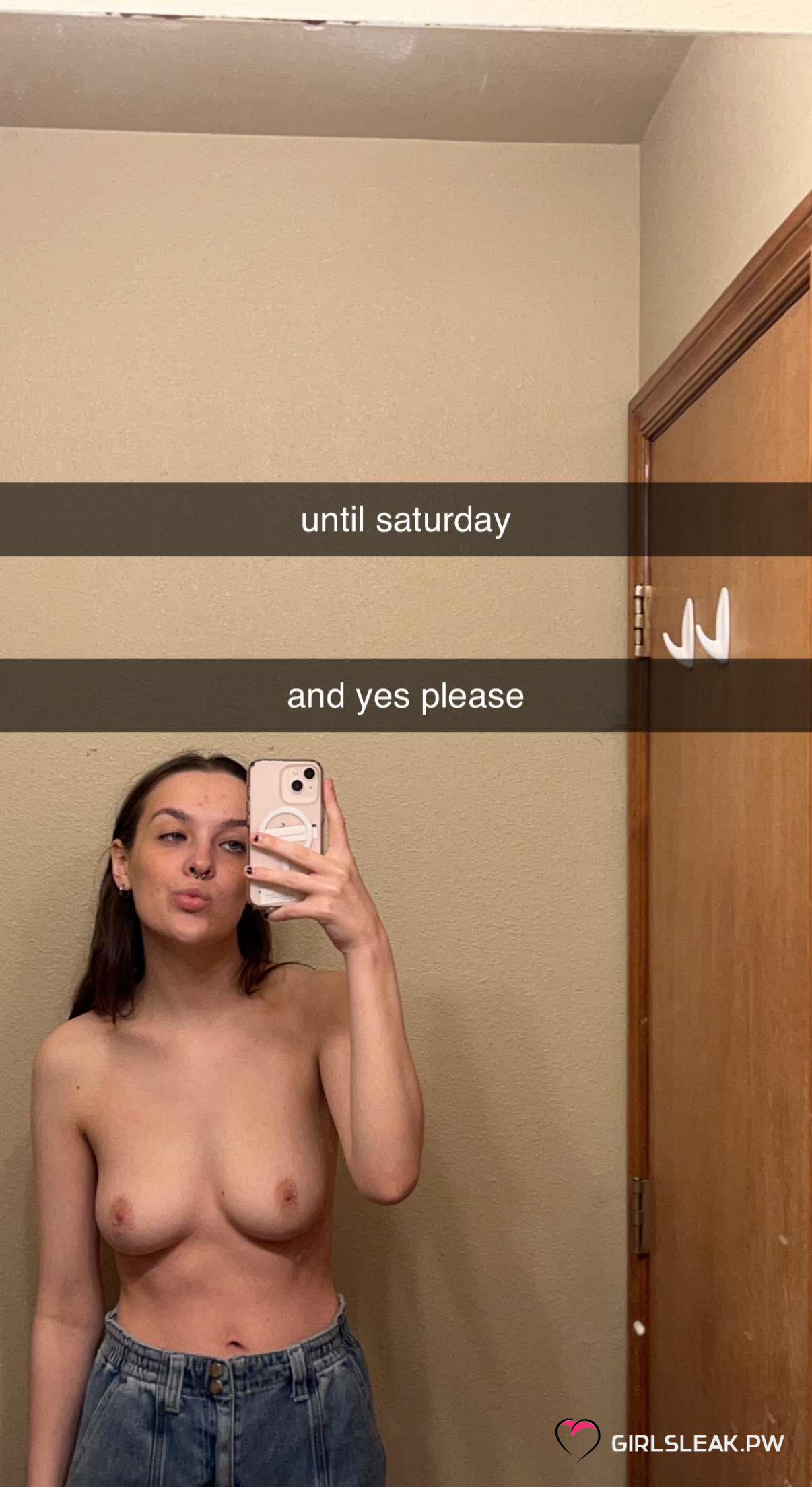 Look at this hot bitch