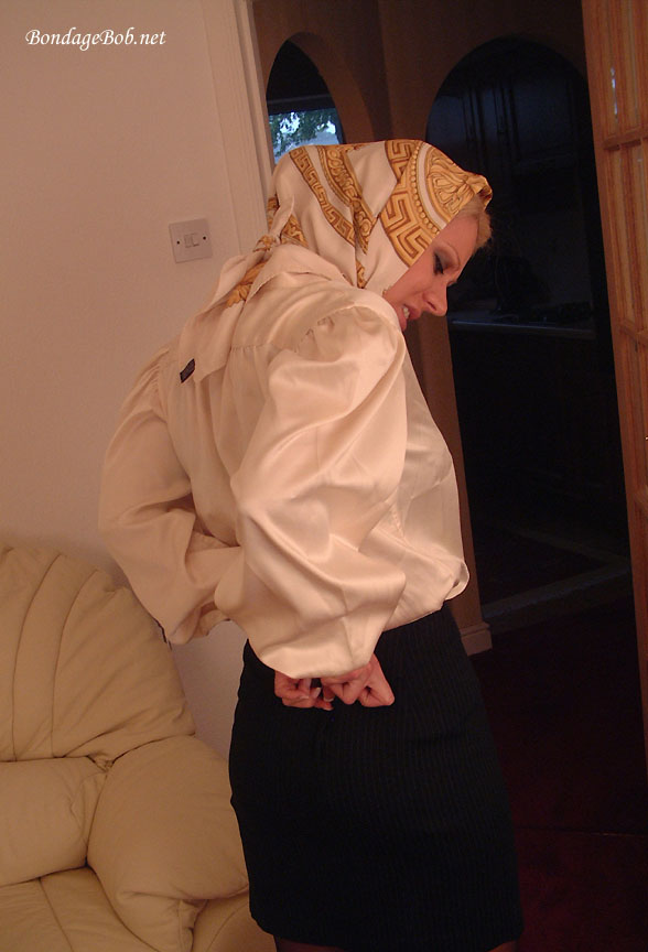 Tied Sexy Beauties 404-1