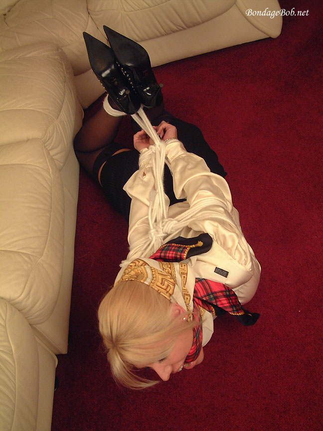 Tied Sexy Beauties 404-2