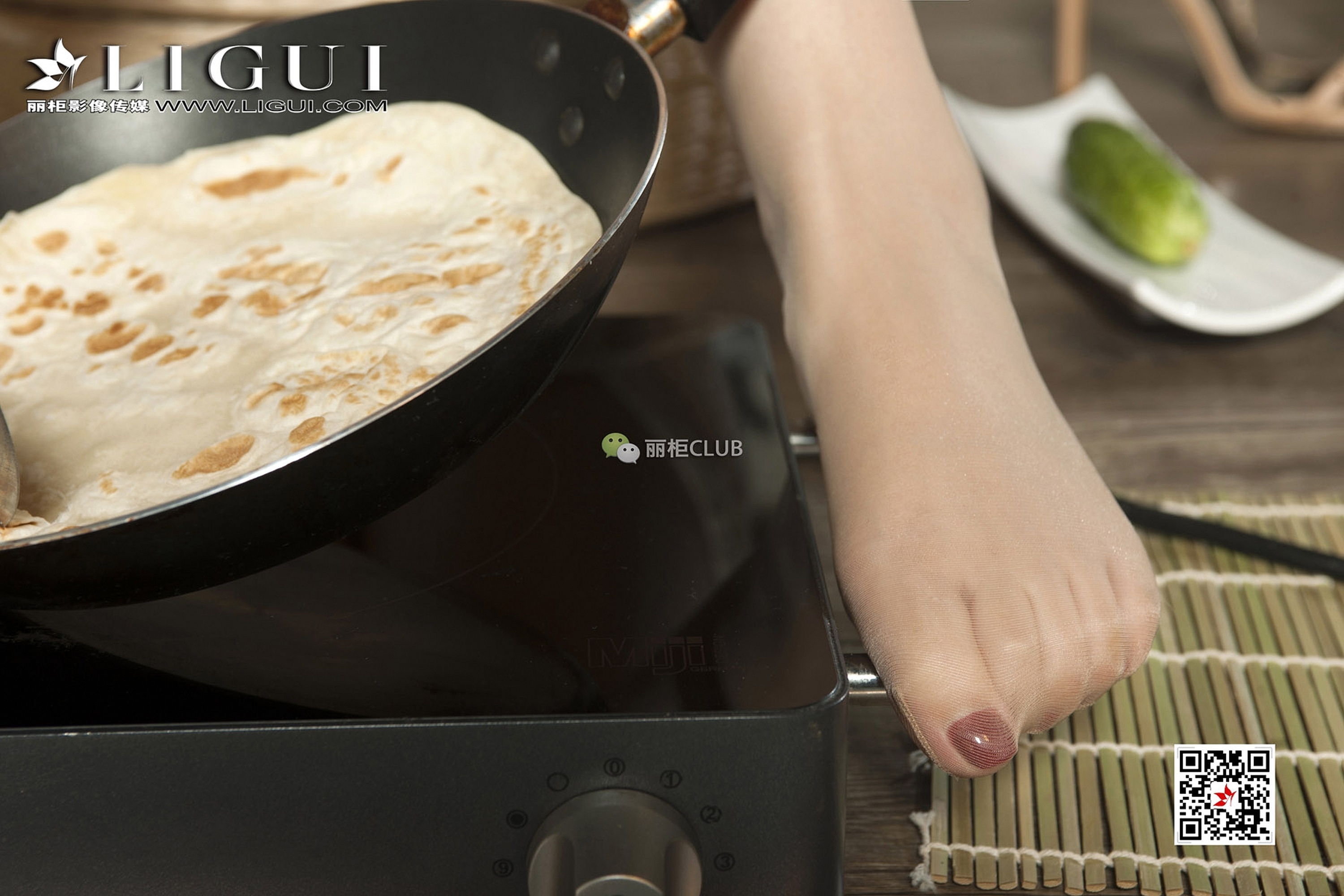 pretty lady dirty feet 71